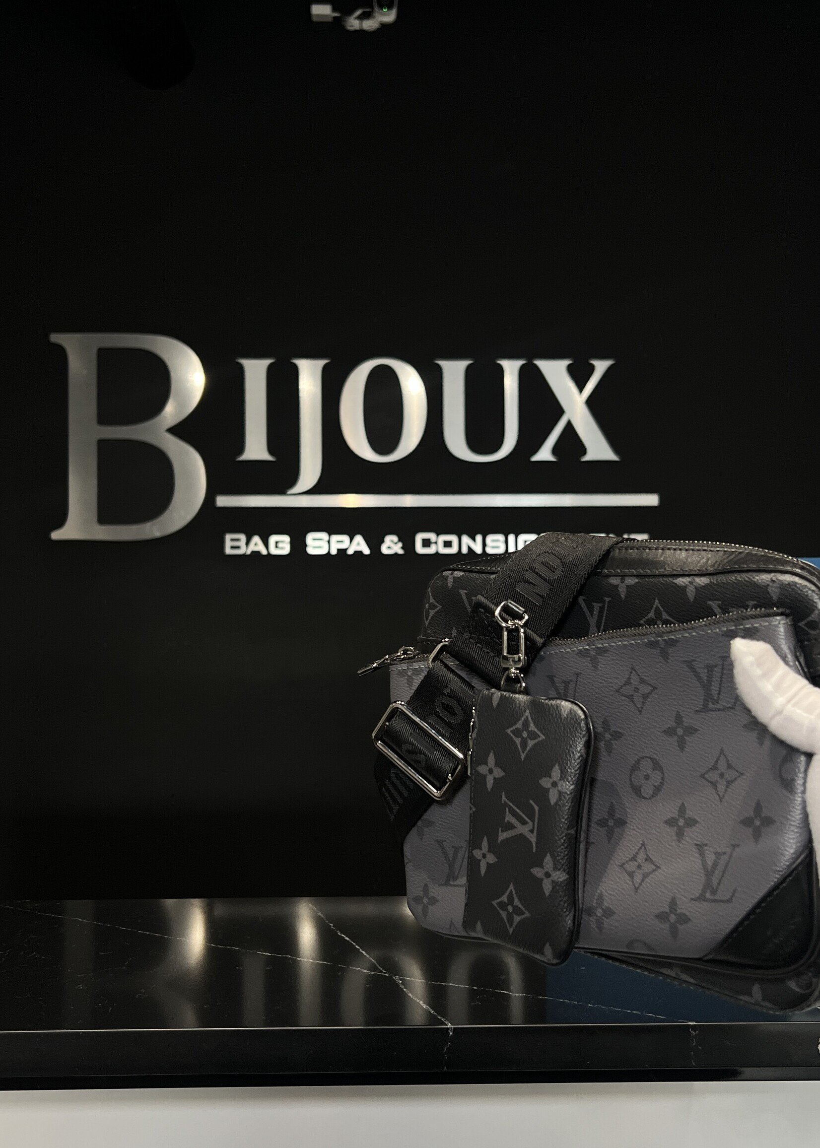 Louis Vuitton Louis Vuitton Trio Messenger Bag