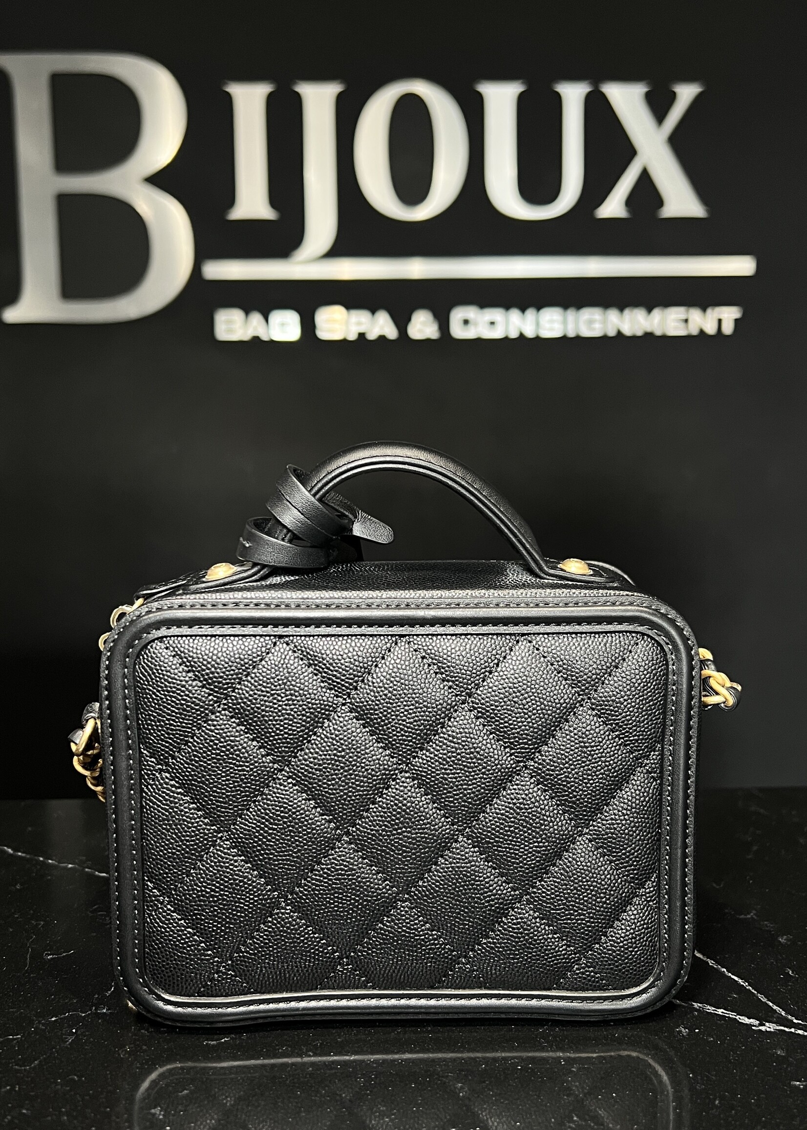 Chanel Chanel Small Caviar CC Filigree Vanity Case