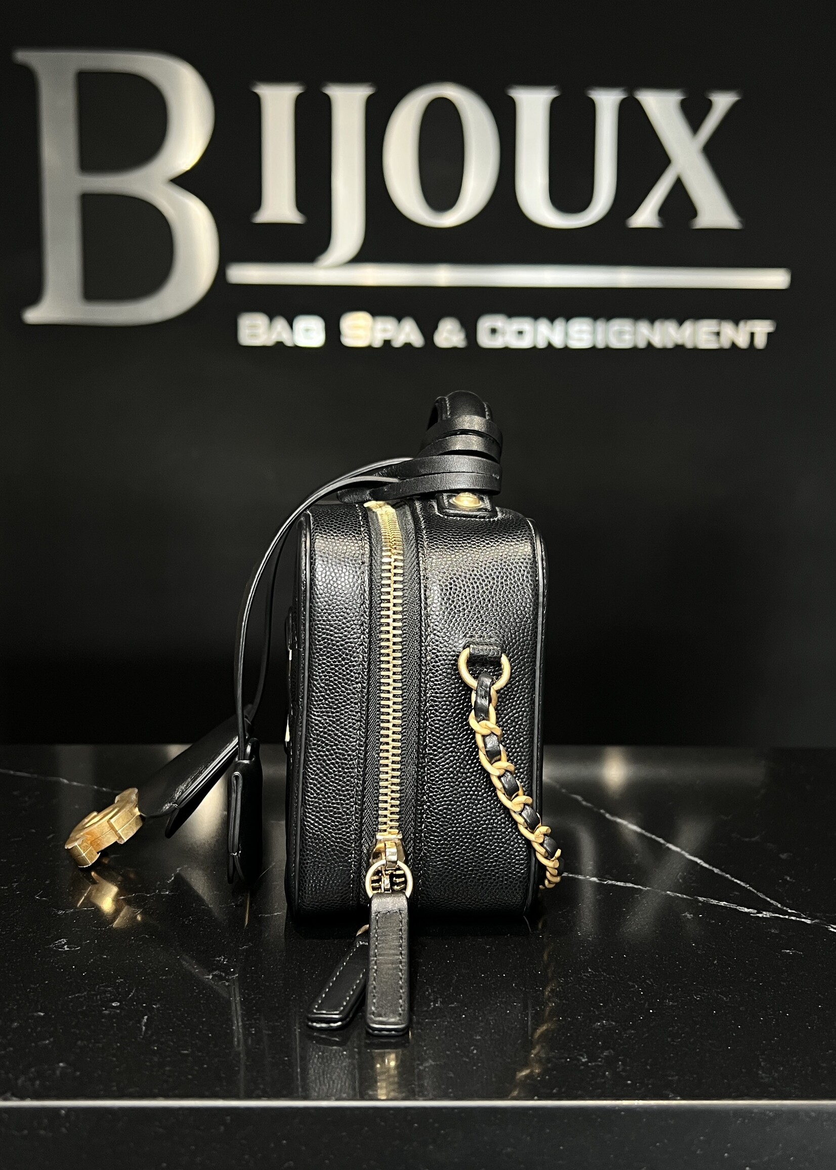 Chanel Chanel Small Caviar CC Filigree Vanity Case