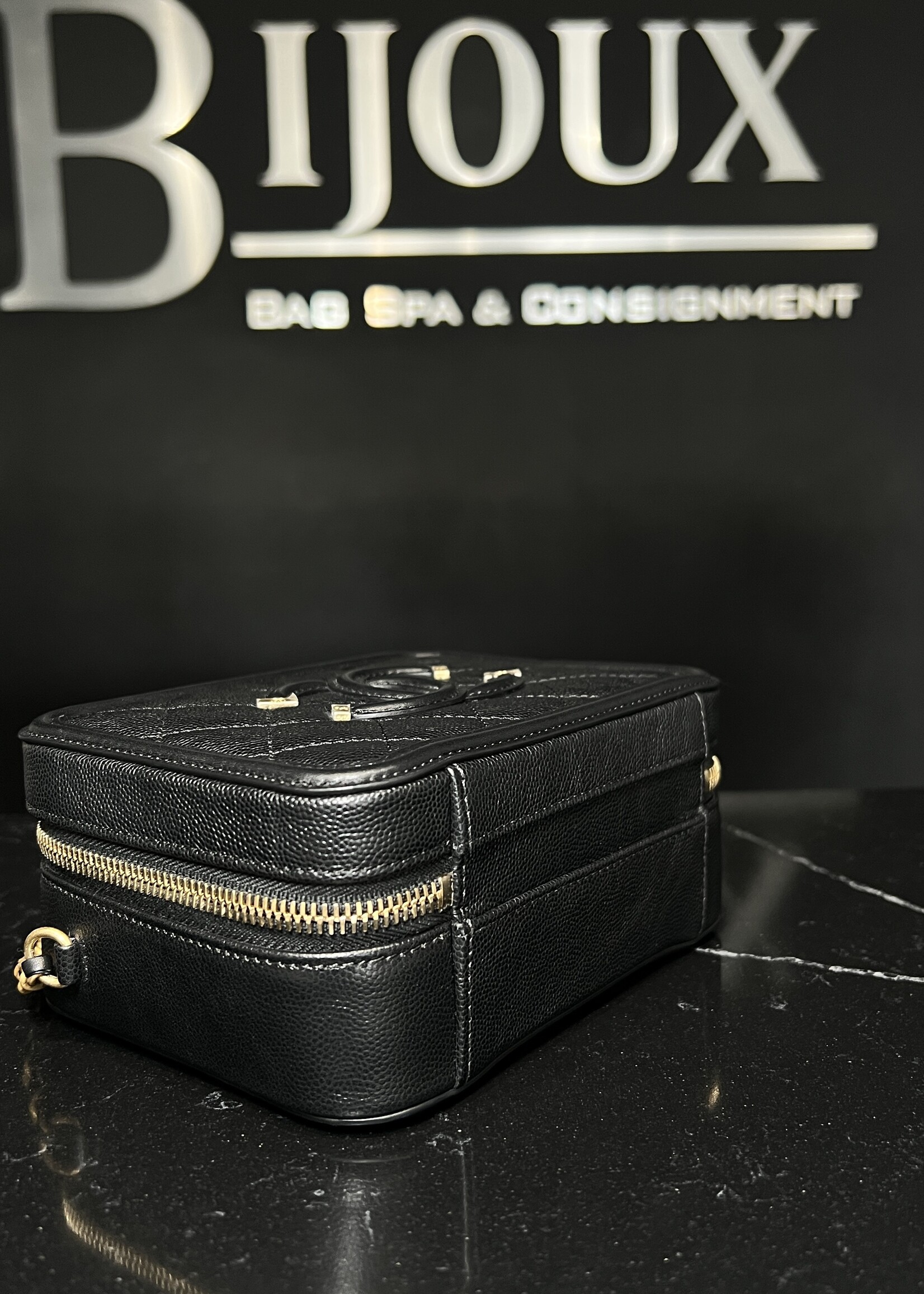 Chanel Chanel Small Caviar CC Filigree Vanity Case