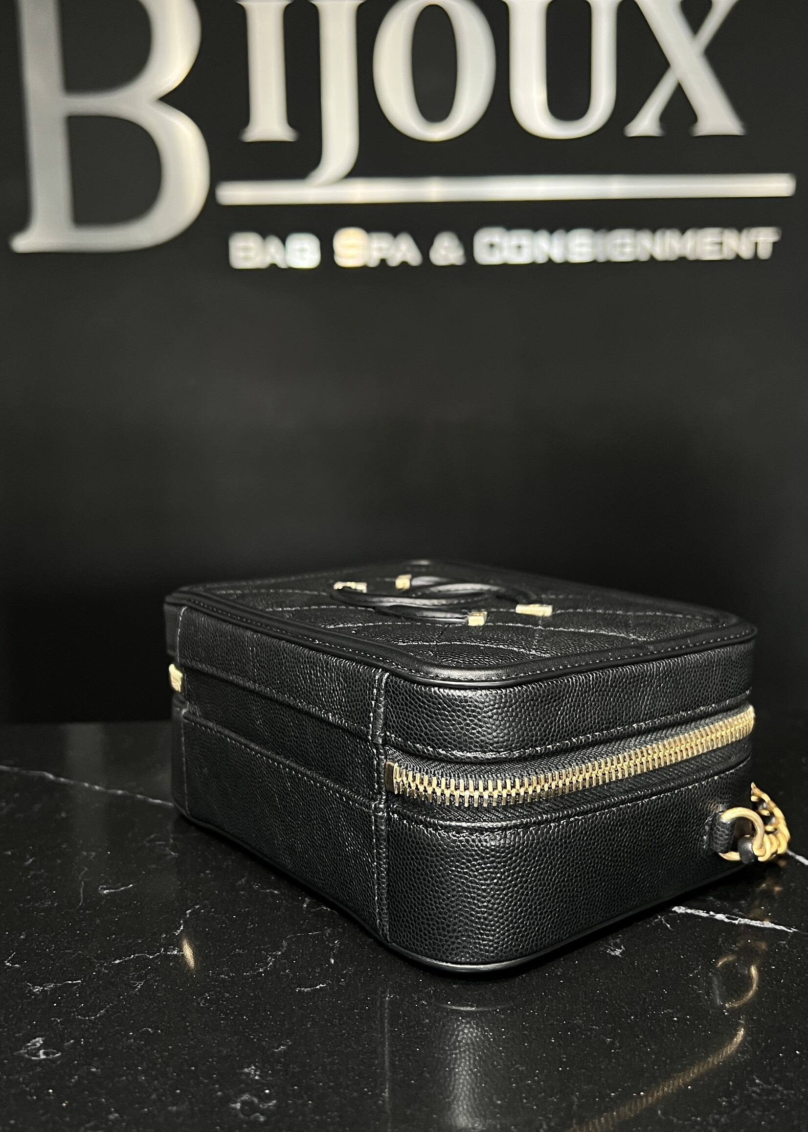 Chanel Chanel Small Caviar CC Filigree Vanity Case