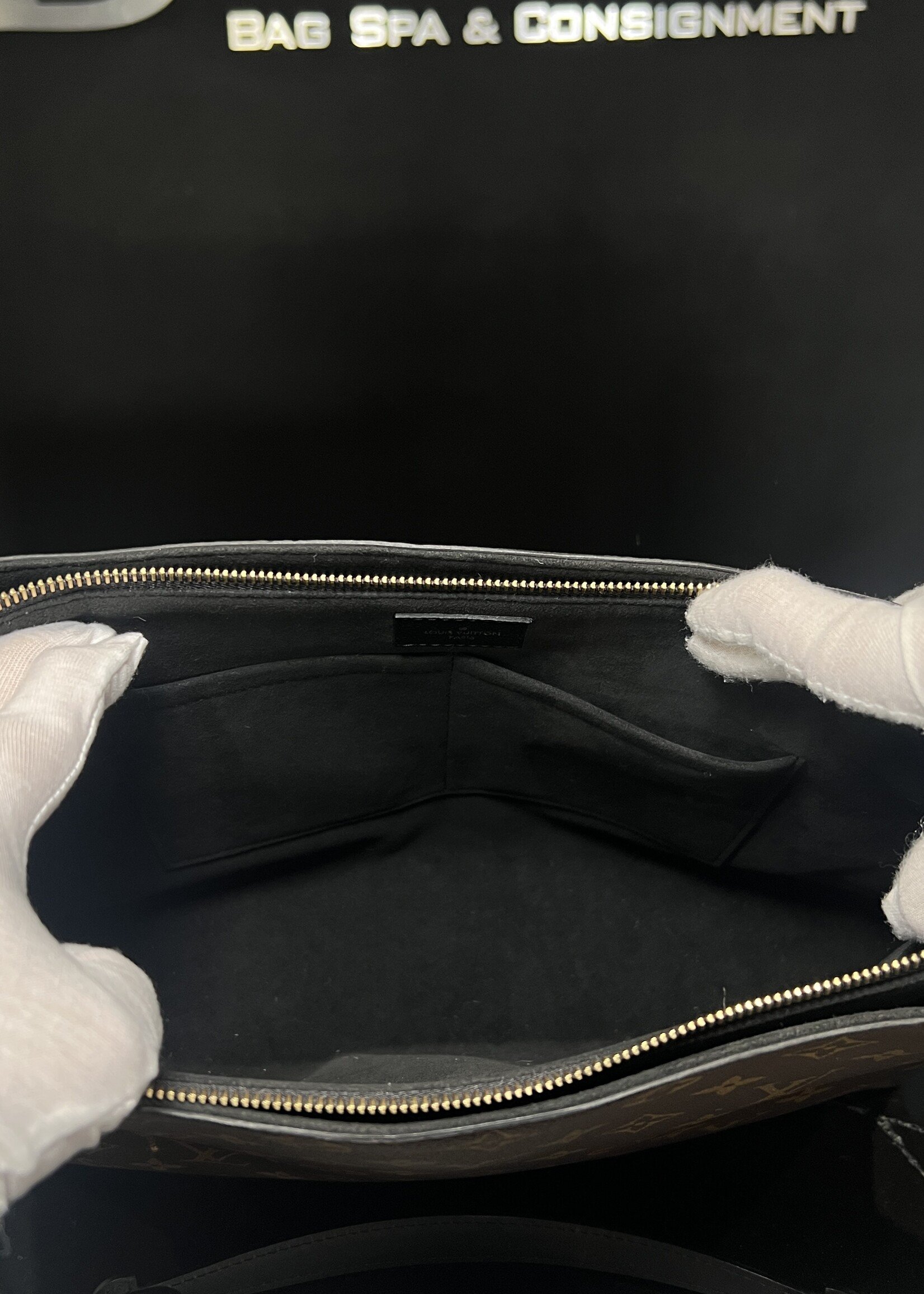 Louis Vuitton Louis Vuitton Surene MM