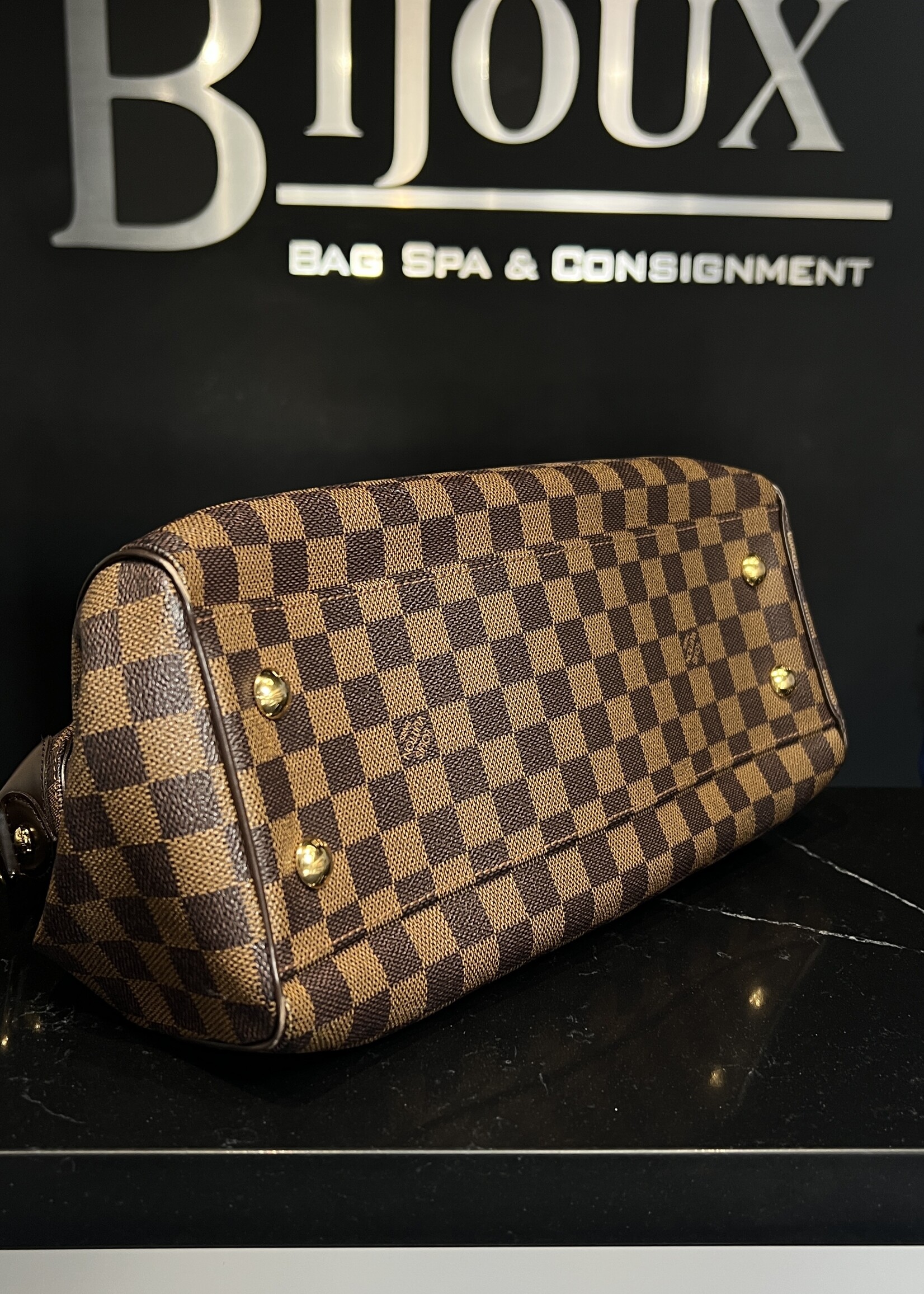 Louis Vuitton SOLD - Louis Vuitton Trevi MM