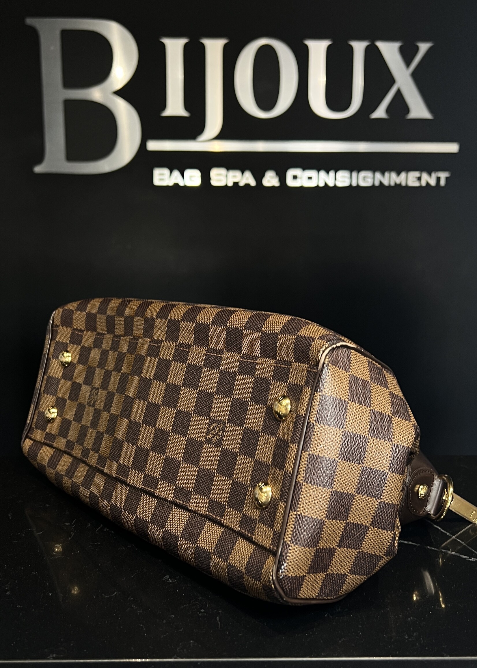 Louis Vuitton SOLD - Louis Vuitton Trevi MM