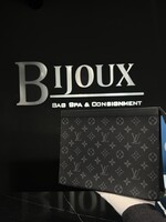 Louis Vuitton SOLD-  Louis Vuitton Pochette Voyage MM