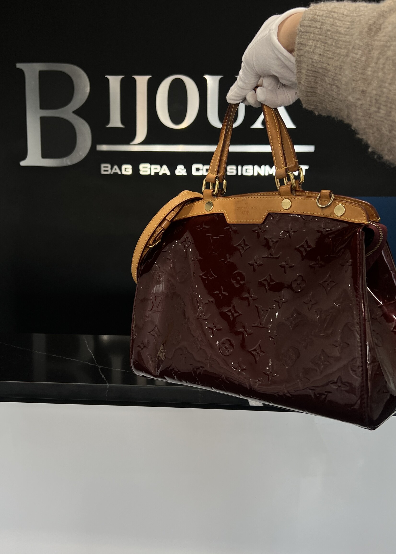 Louis Vuitton Louis Vuitton Brea Vernis MM