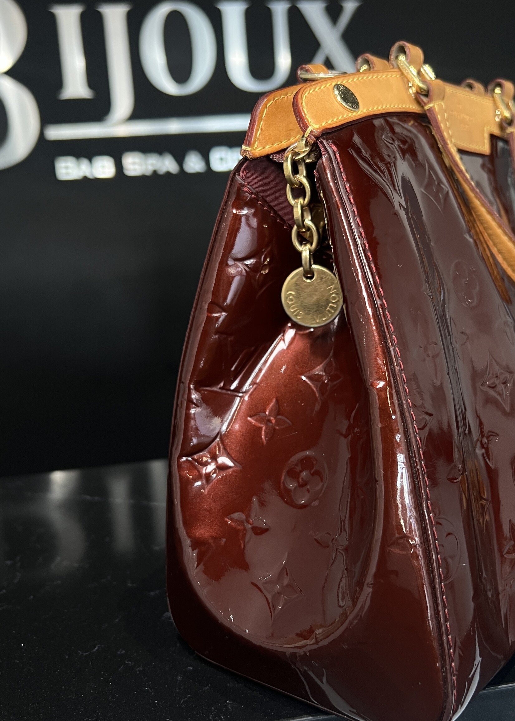 Louis Vuitton Louis Vuitton Brea Vernis MM