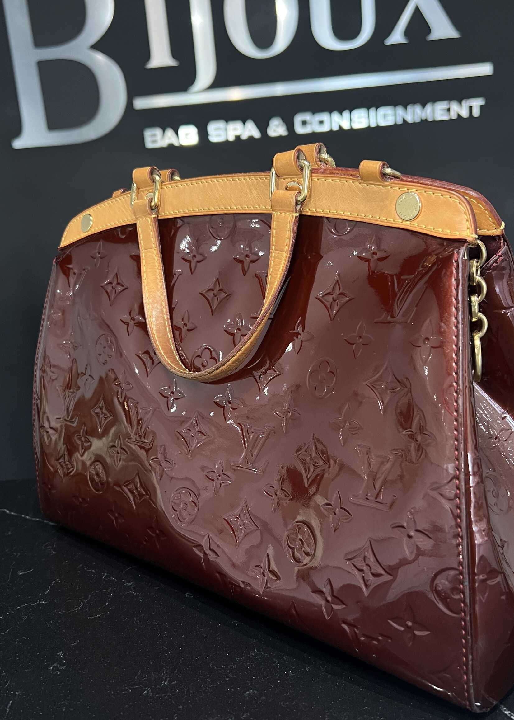 Louis Vuitton Louis Vuitton Brea Vernis MM