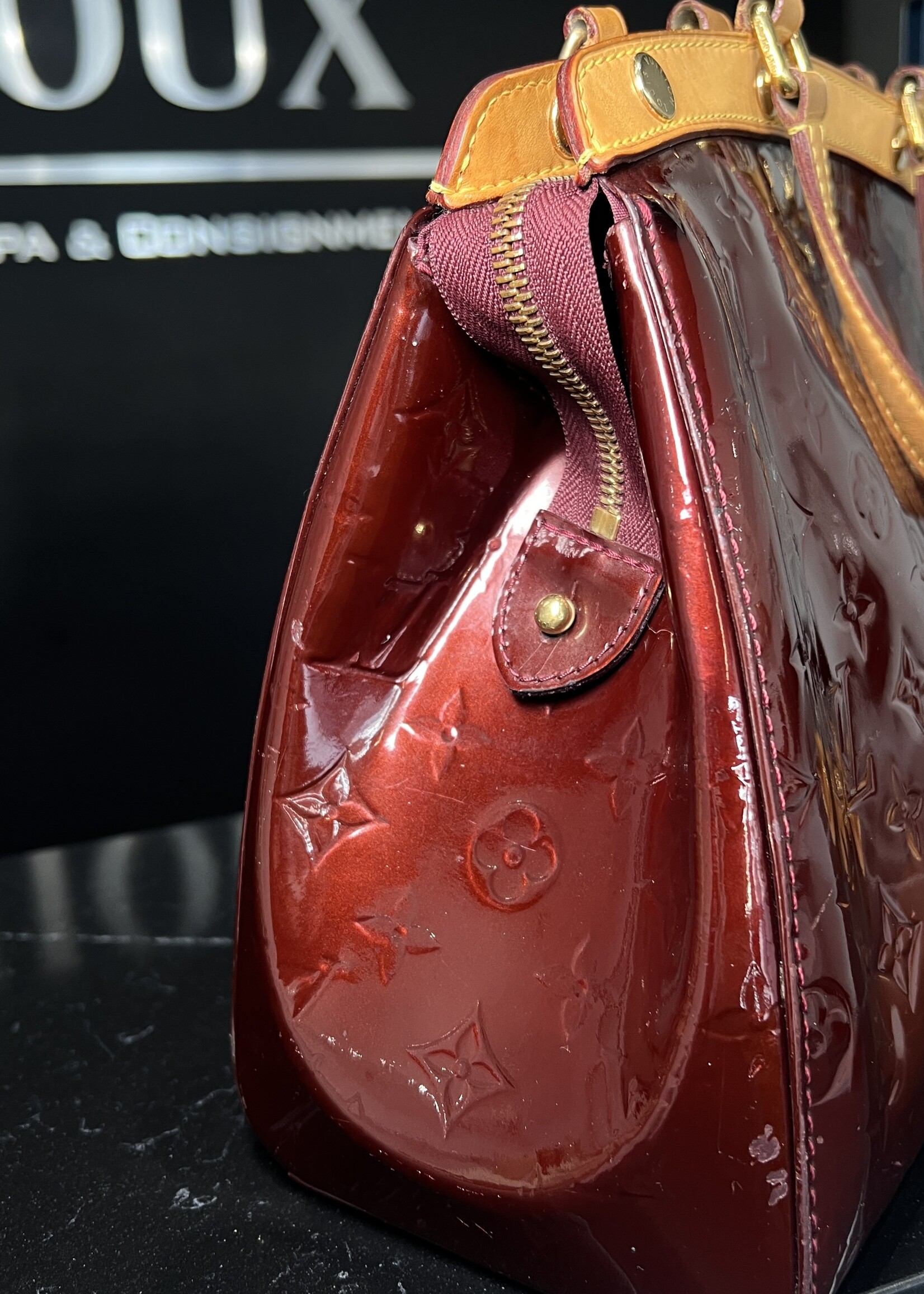 Louis Vuitton Louis Vuitton Brea Vernis MM