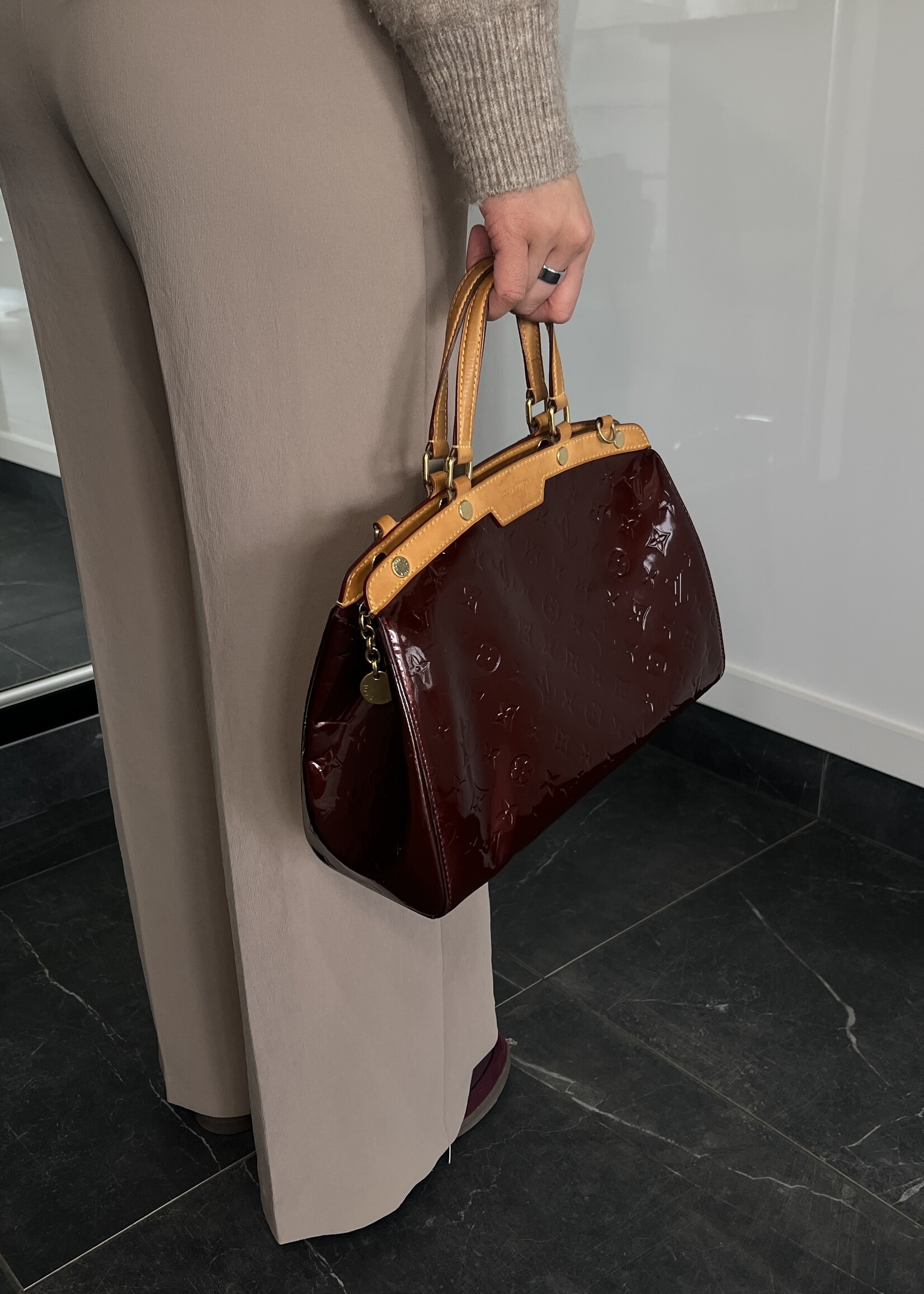 Louis Vuitton Louis Vuitton Brea Vernis MM