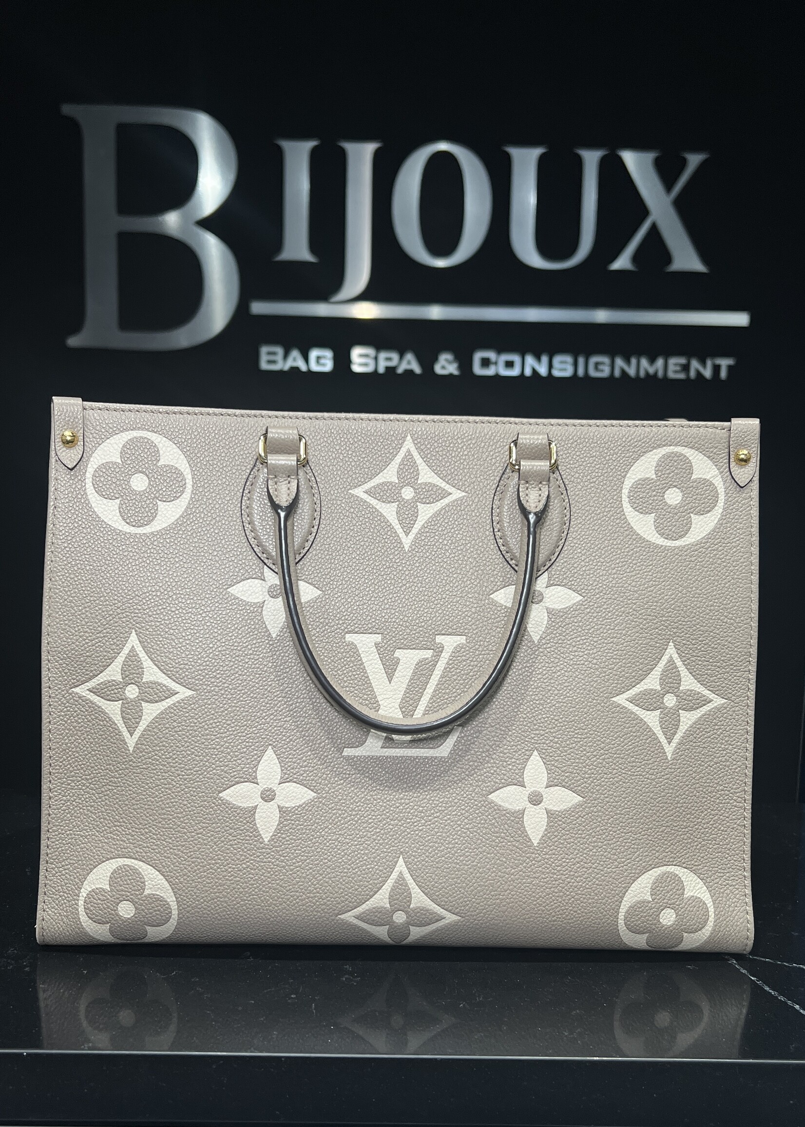 Louis Vuitton SOLD - Louis Vuitton On The Go MM