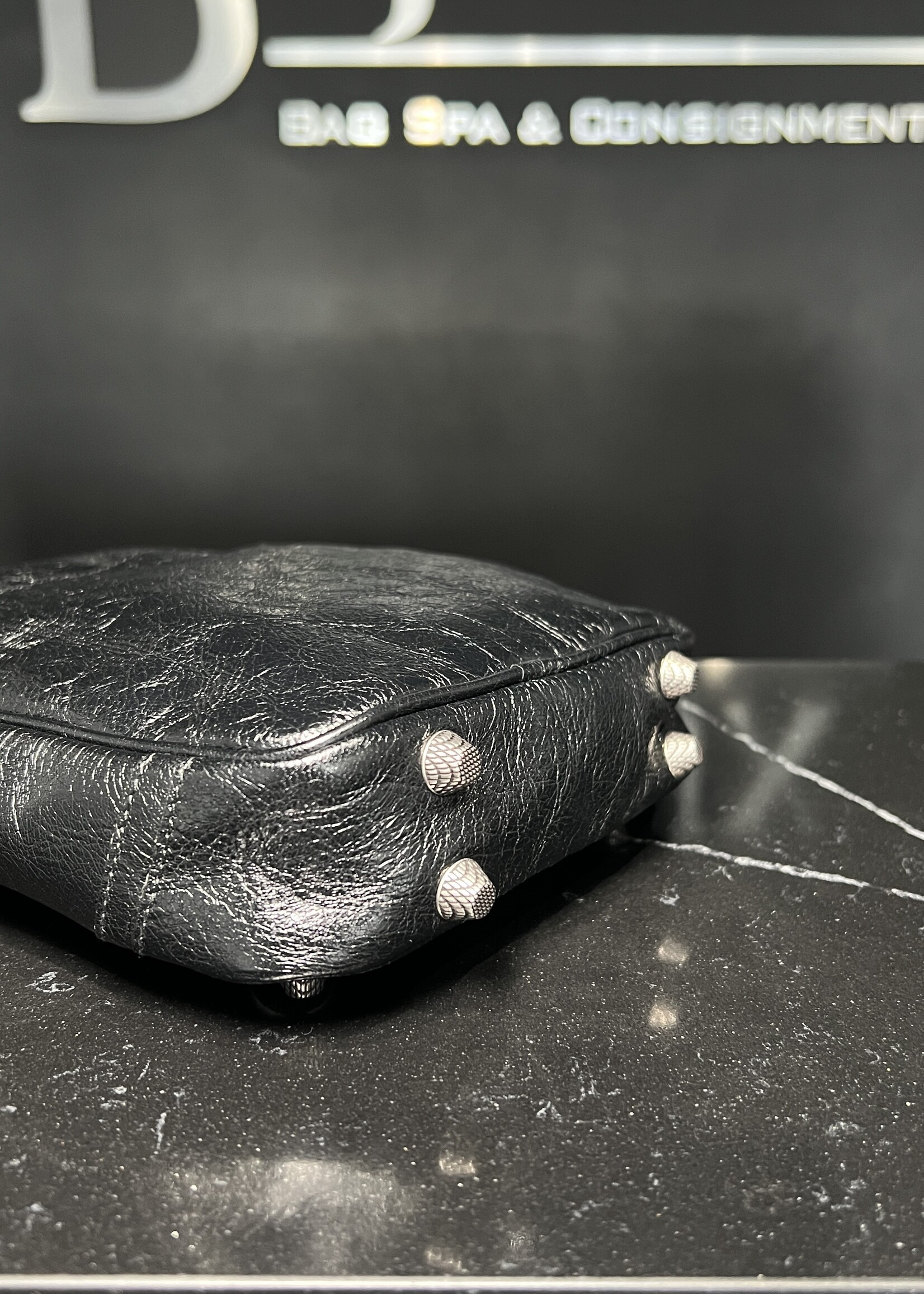 Balenciaga Balenciaga Le Cagole Crossbody