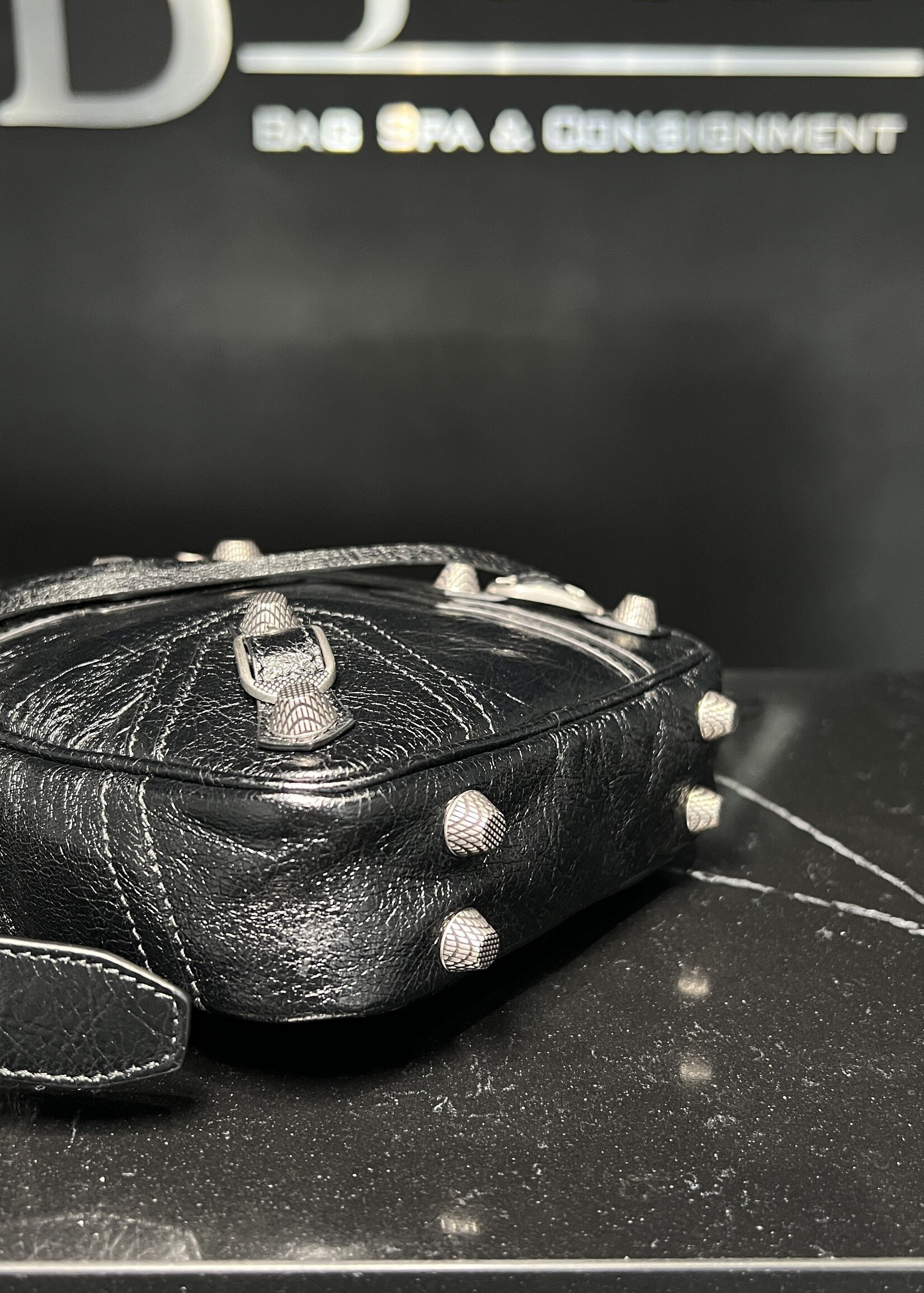 Balenciaga Balenciaga Le Cagole Crossbody