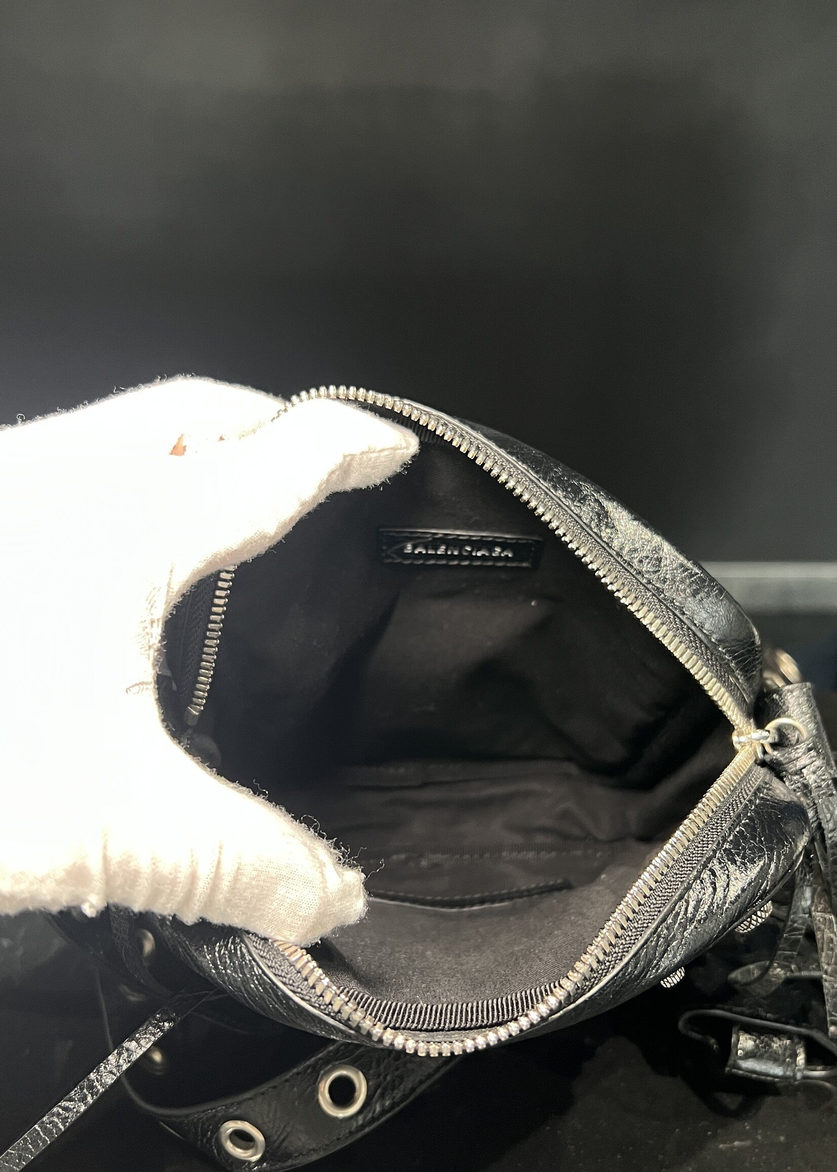 Balenciaga Balenciaga Le Cagole Crossbody