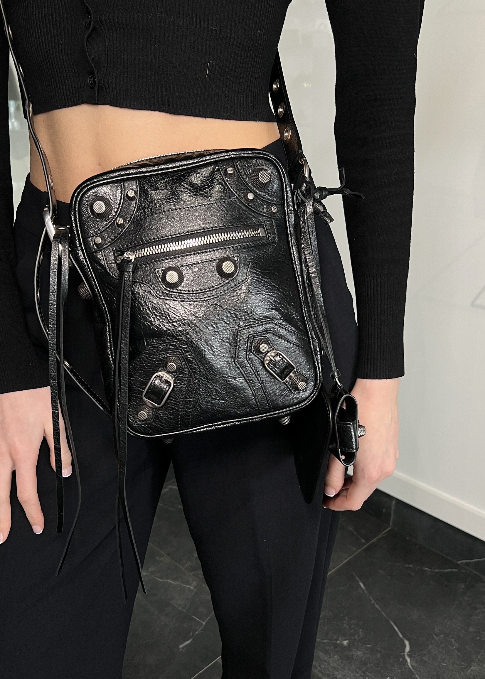 Balenciaga Balenciaga Le Cagole Crossbody