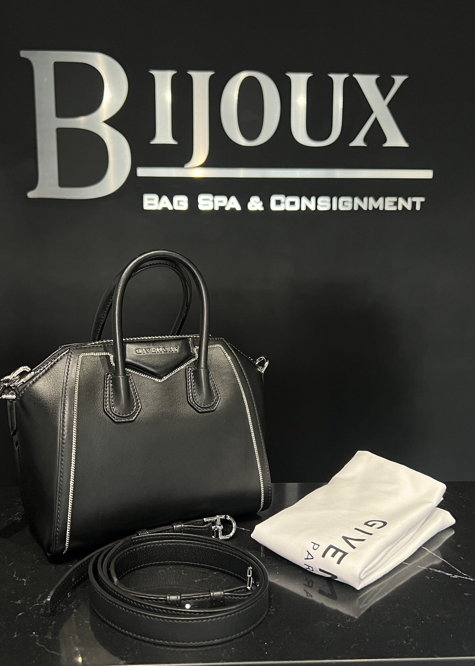 Givenchy Givenchy Mini Antigona