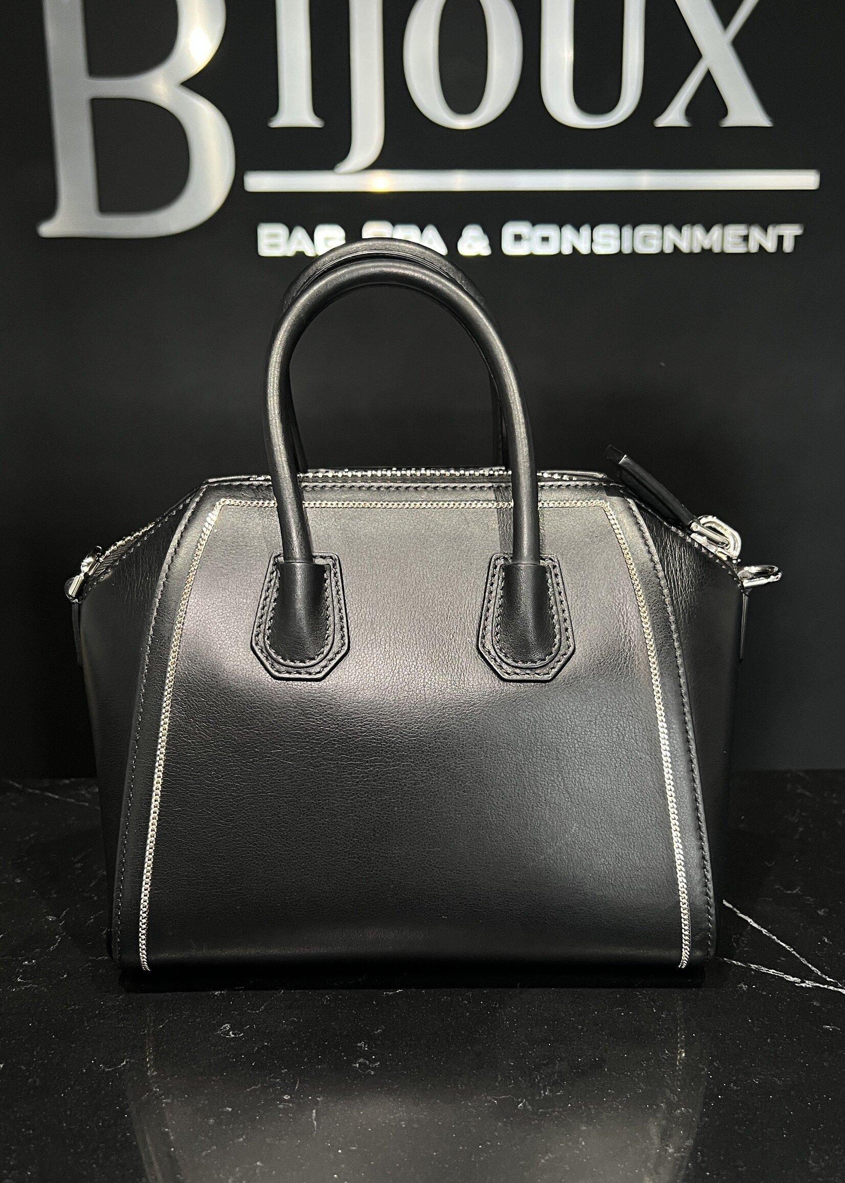 Givenchy Givenchy Mini Antigona