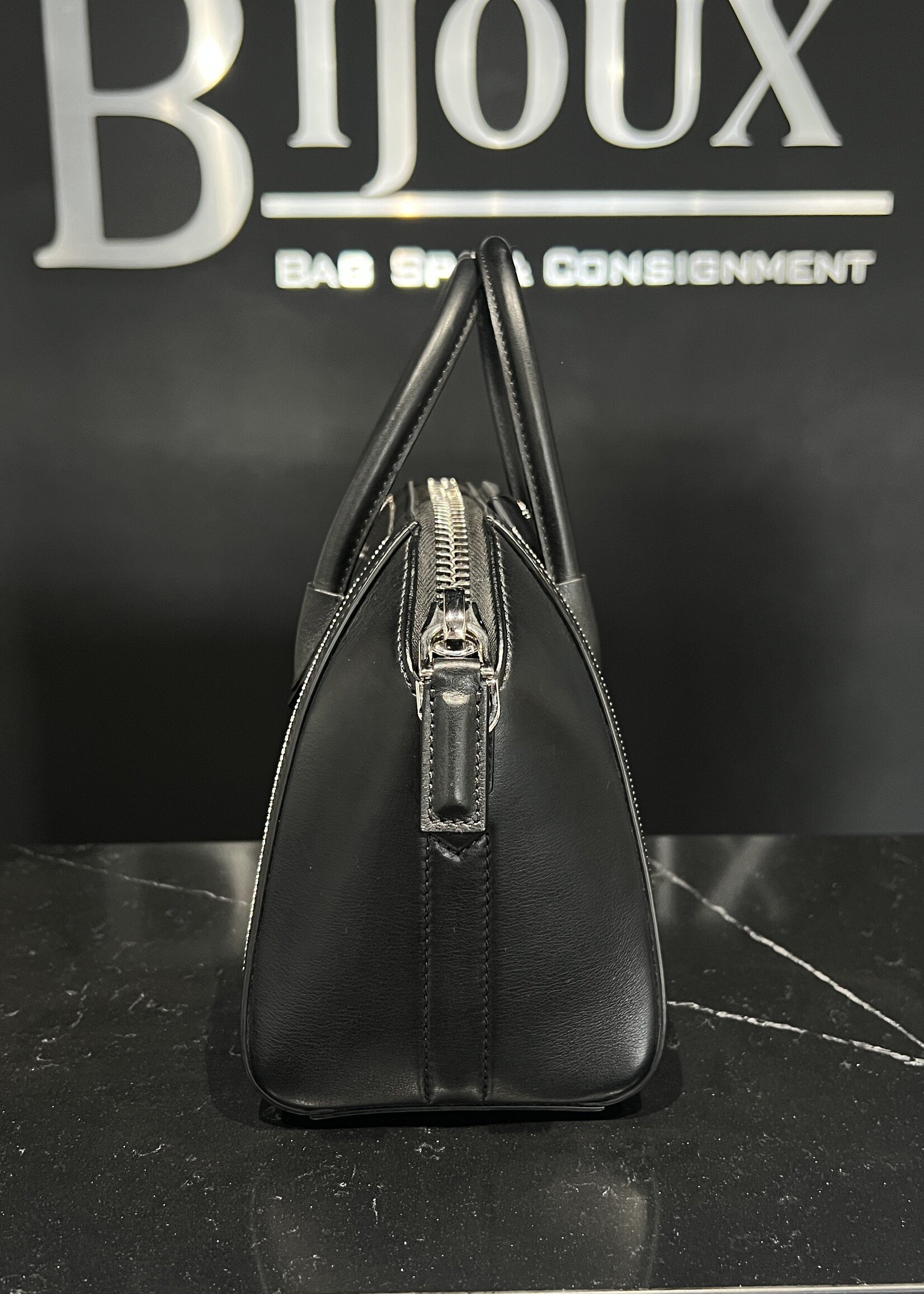 Givenchy Givenchy Mini Antigona