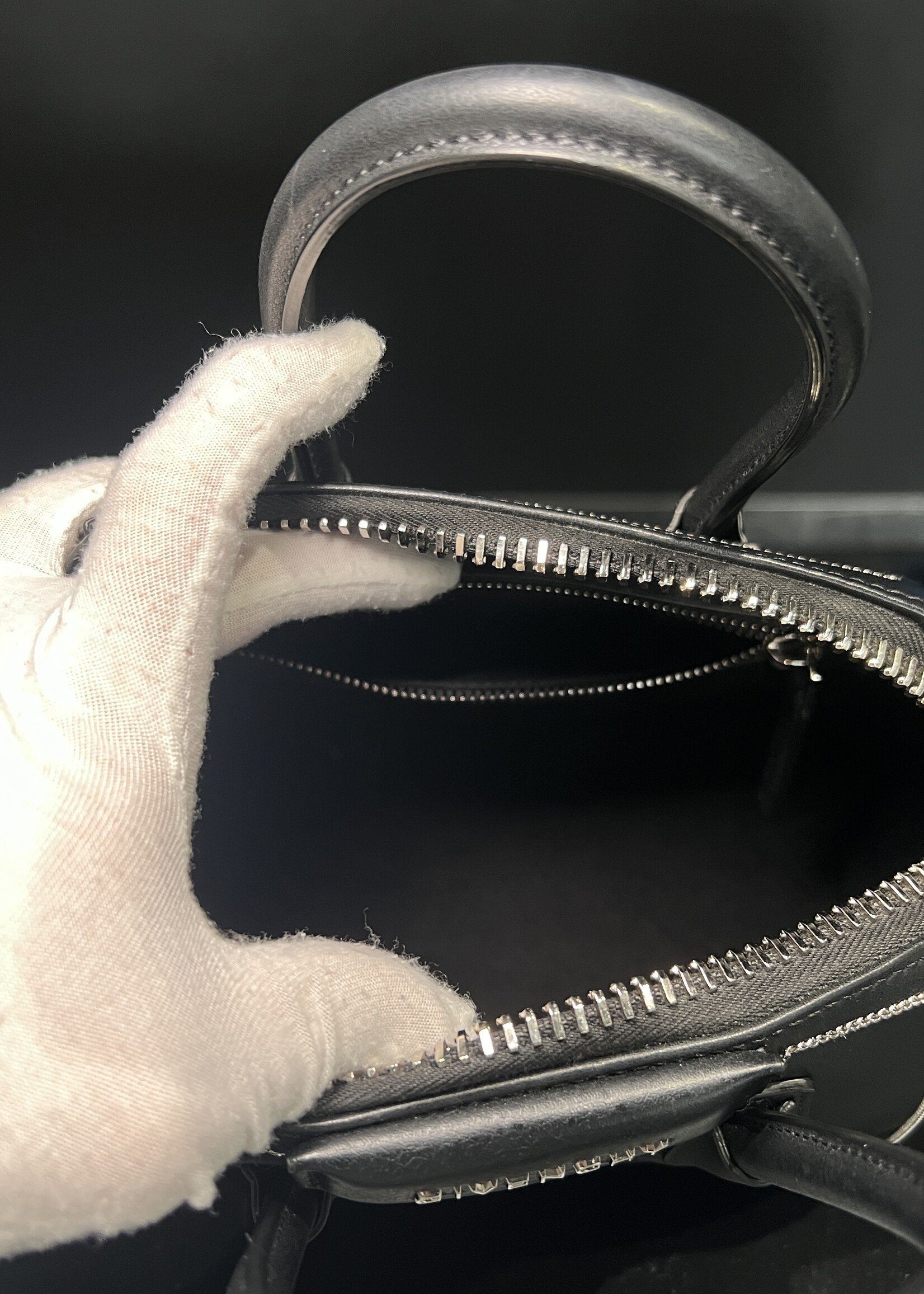 Givenchy Givenchy Mini Antigona