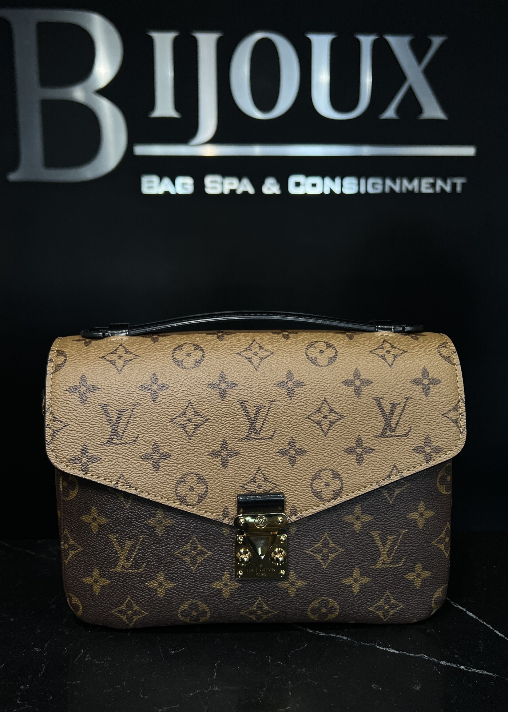 Louis Vuitton SOLD - Louis Vuitton Pochette Metis Reverse