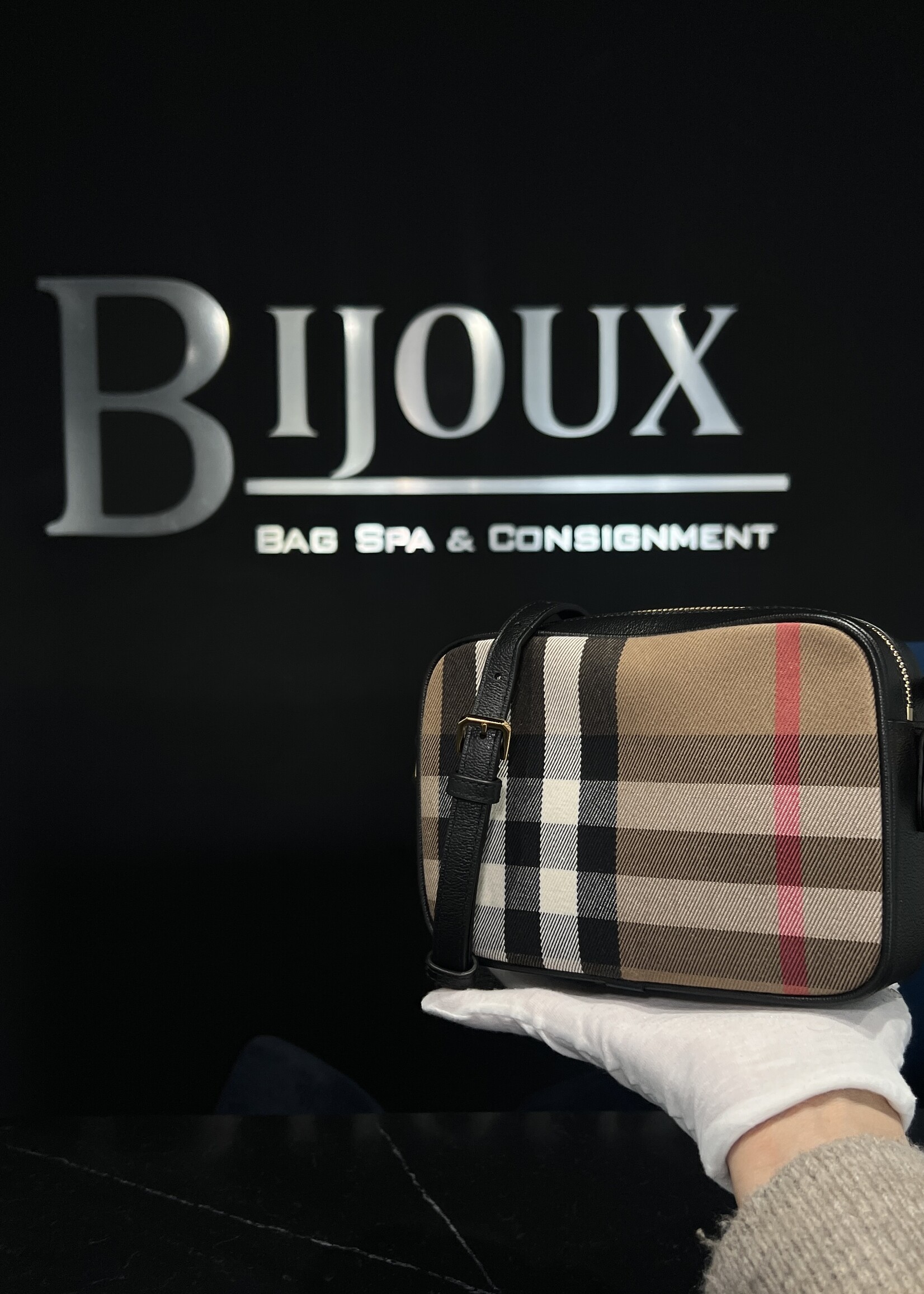 Burberry SOLD - Burberry Nova Check Crossbody