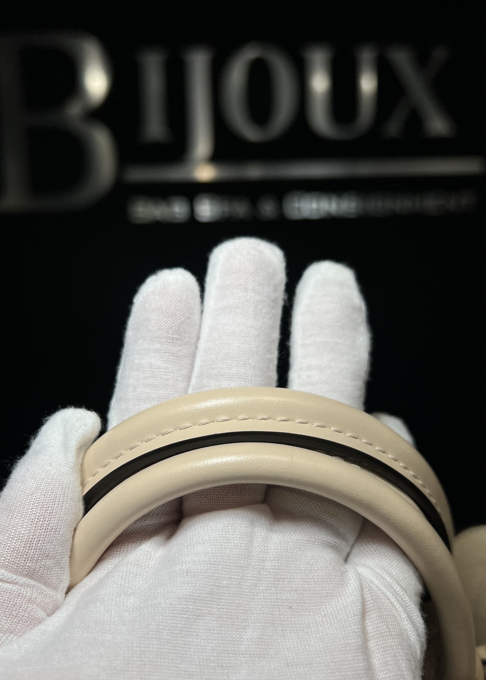 Louis Vuitton Louis Vuitton Mahina Bella Tote