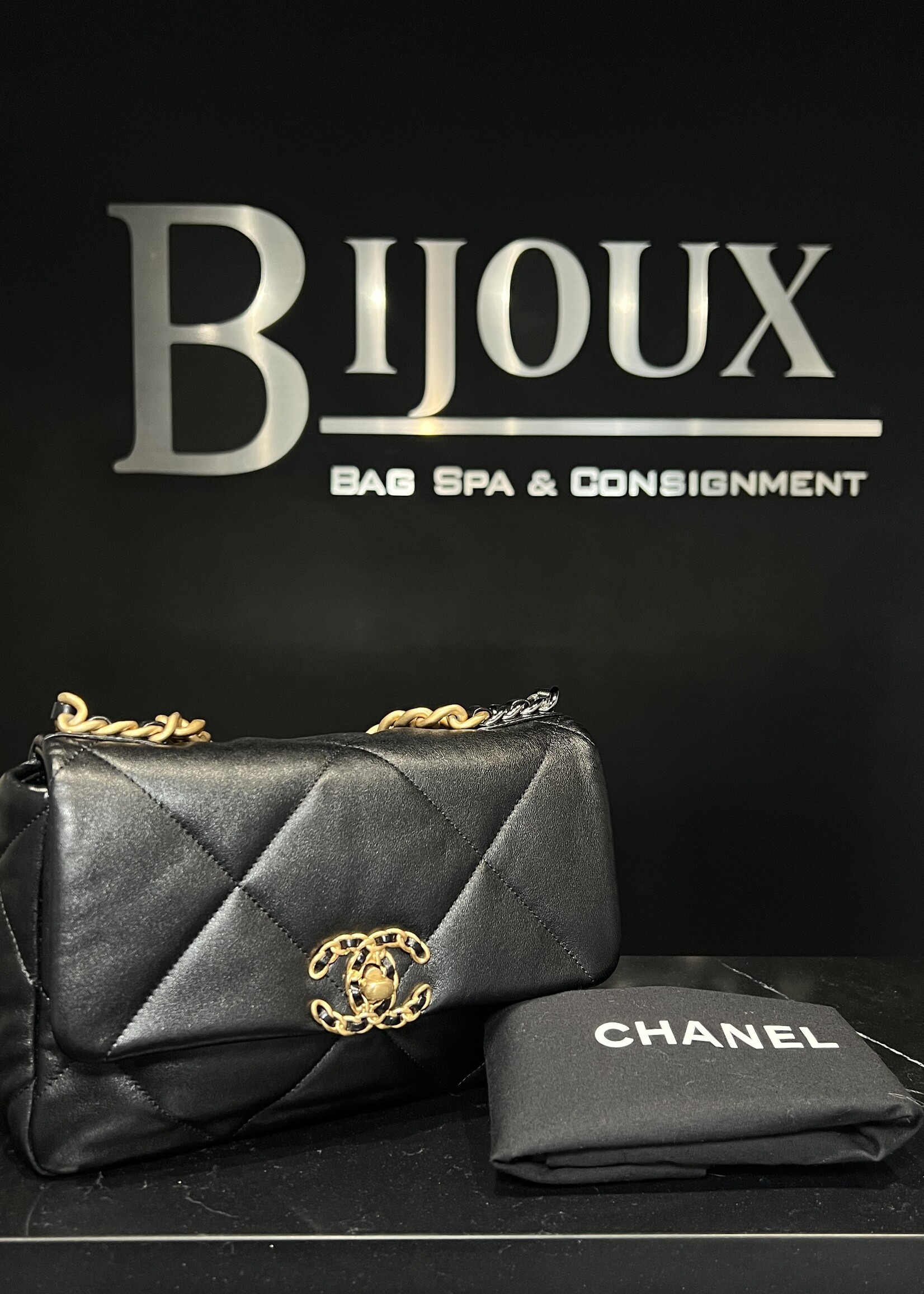 Chanel Chanel Lambskin Quilted Medium 19 Flap Black