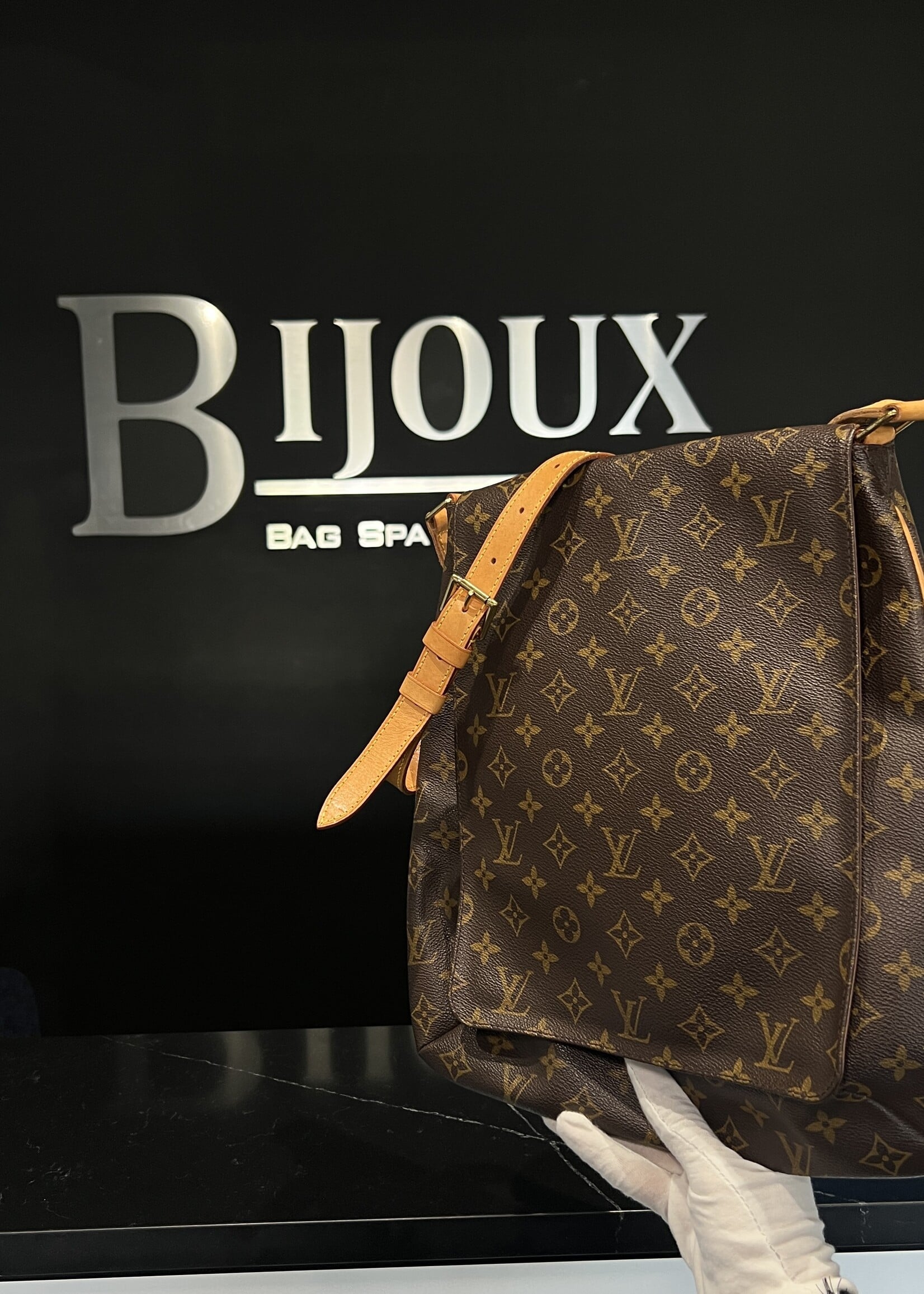 Louis Vuitton Louis Vuitton Musette Salsa GM