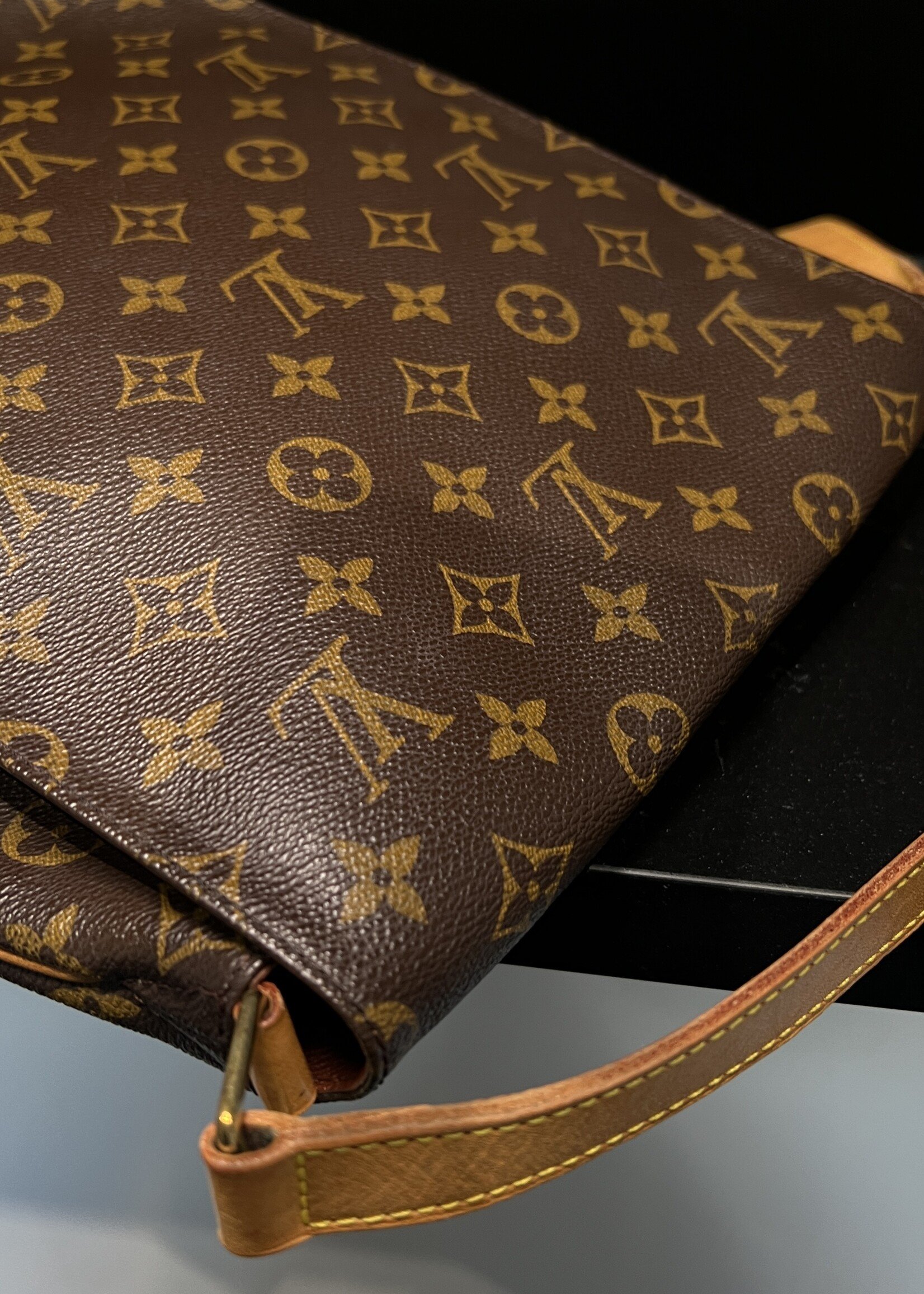 Louis Vuitton Louis Vuitton Musette Salsa GM