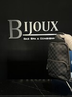 Louis Vuitton SOLD - Louis Vuitton Avenue Sling