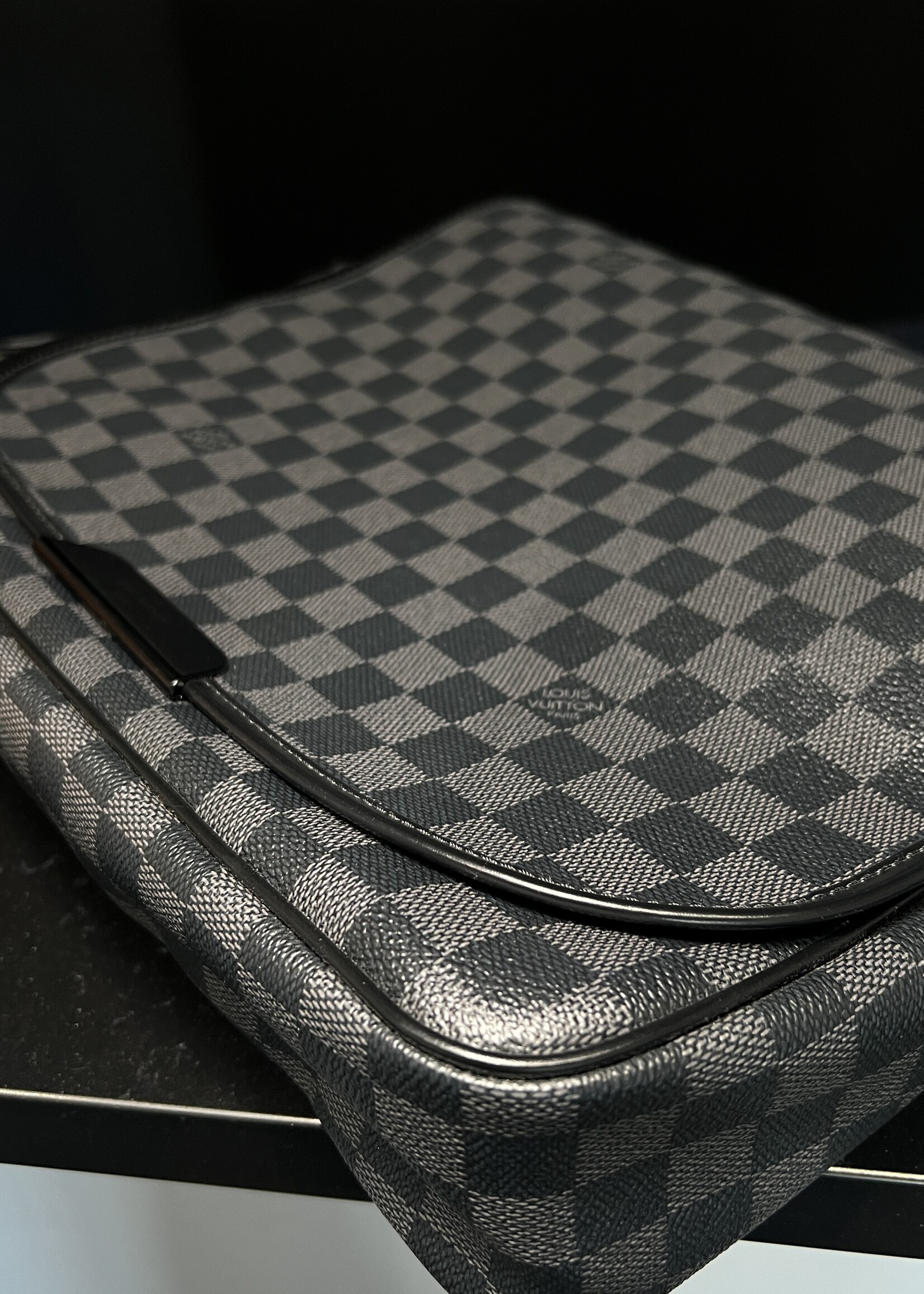 Louis Vuitton Louis Vuitton Daniel MM