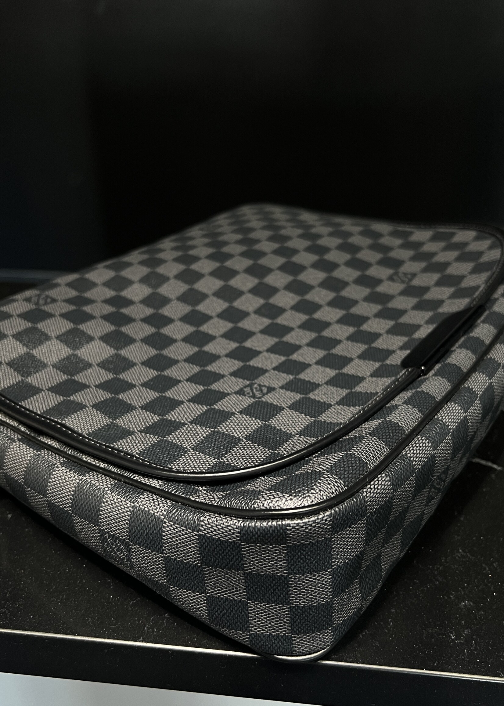 Louis Vuitton Louis Vuitton Daniel MM