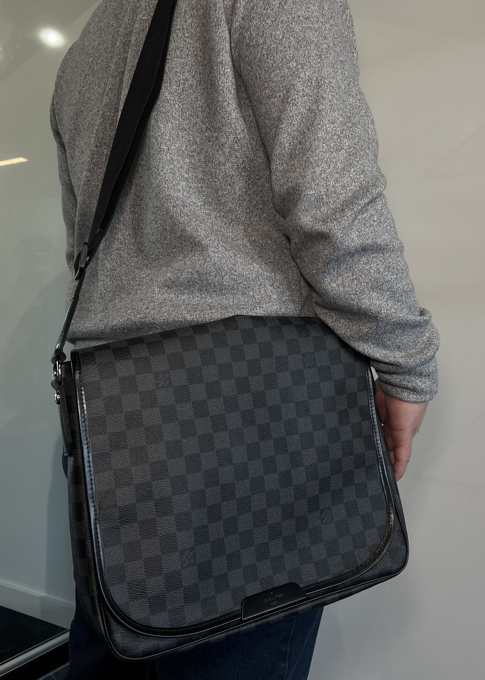 Louis Vuitton Louis Vuitton Daniel MM