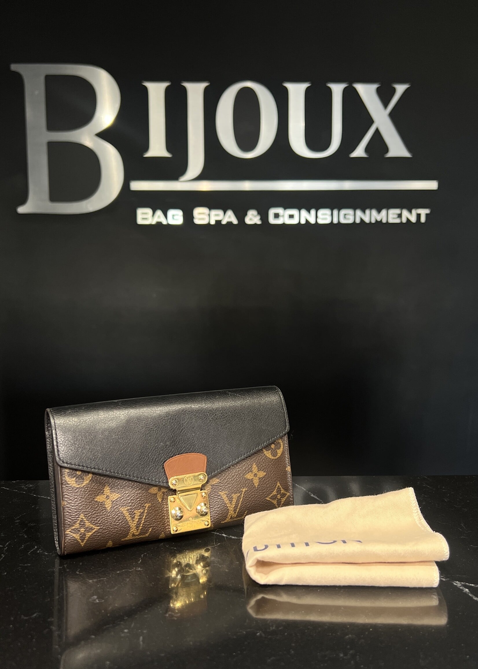 Louis Vuitton Louis Vuitton Pallas Wallet Noir