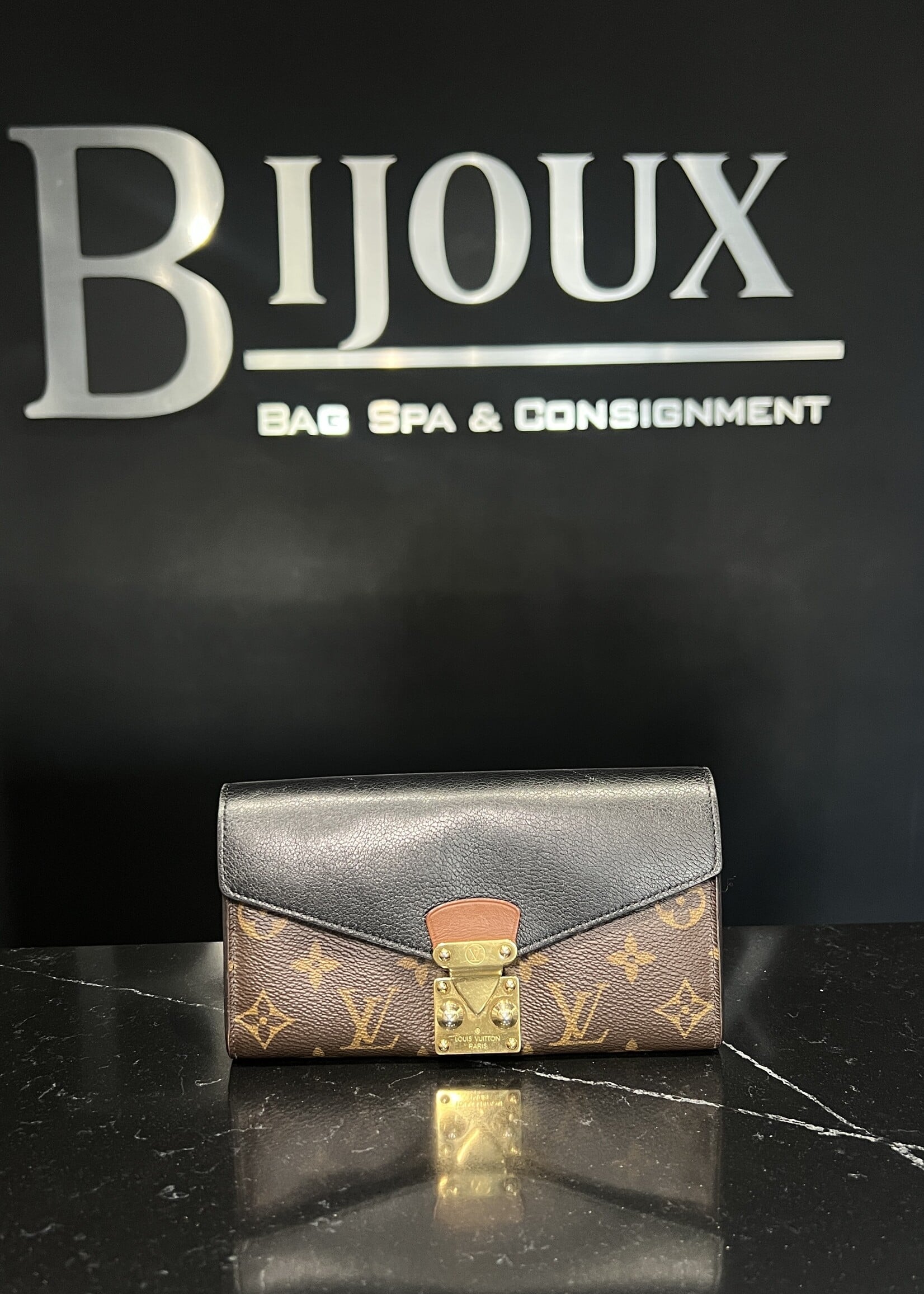 Louis Vuitton Louis Vuitton Pallas Wallet Noir