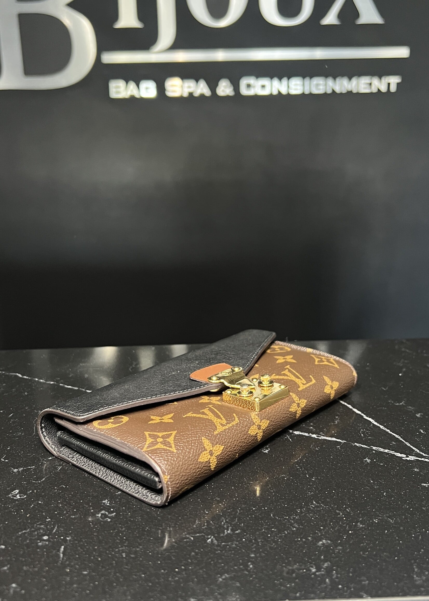 Louis Vuitton Louis Vuitton Pallas Wallet Noir
