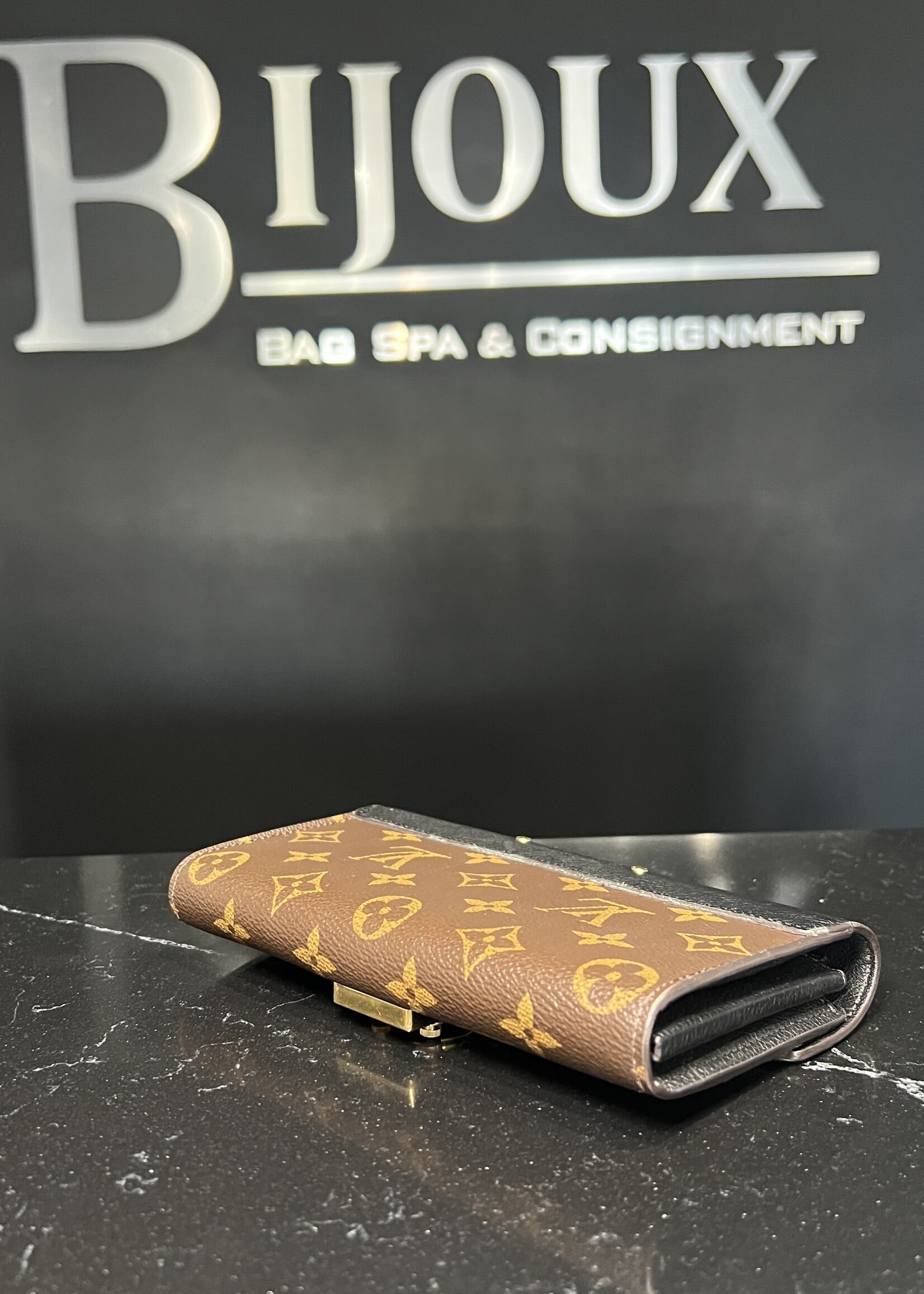 Louis Vuitton Louis Vuitton Pallas Wallet Noir