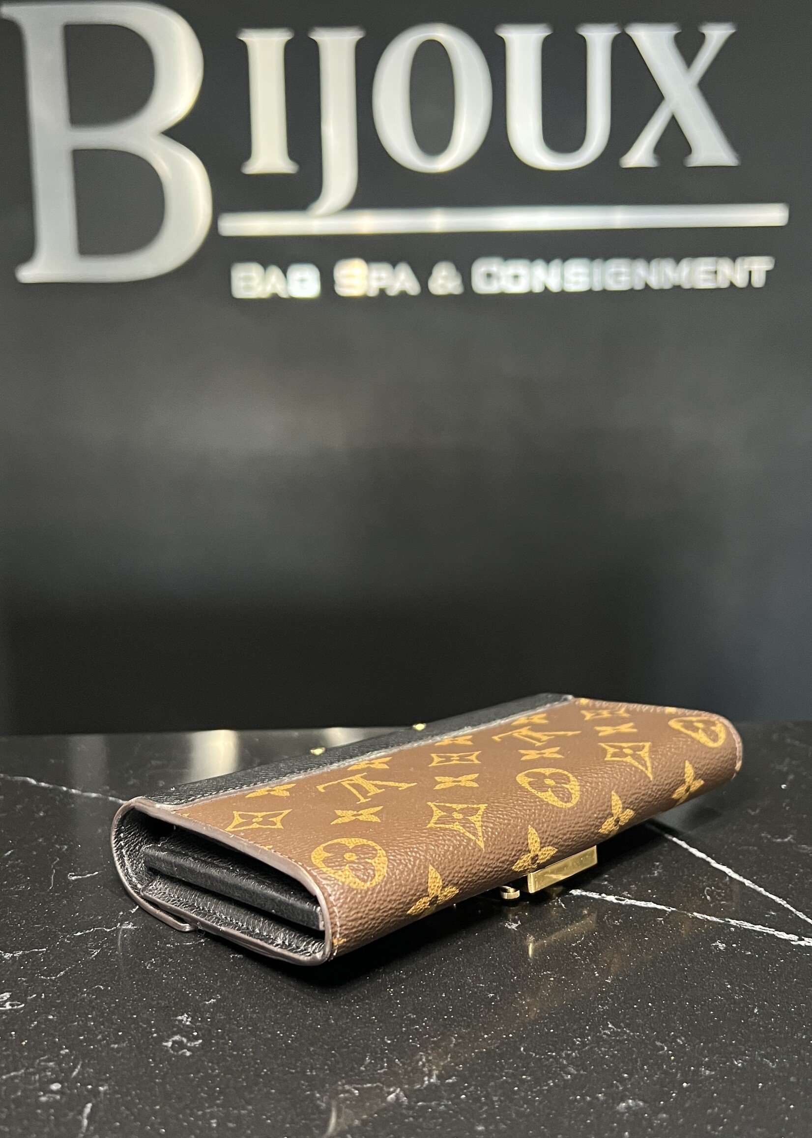 Louis Vuitton Louis Vuitton Pallas Wallet Noir