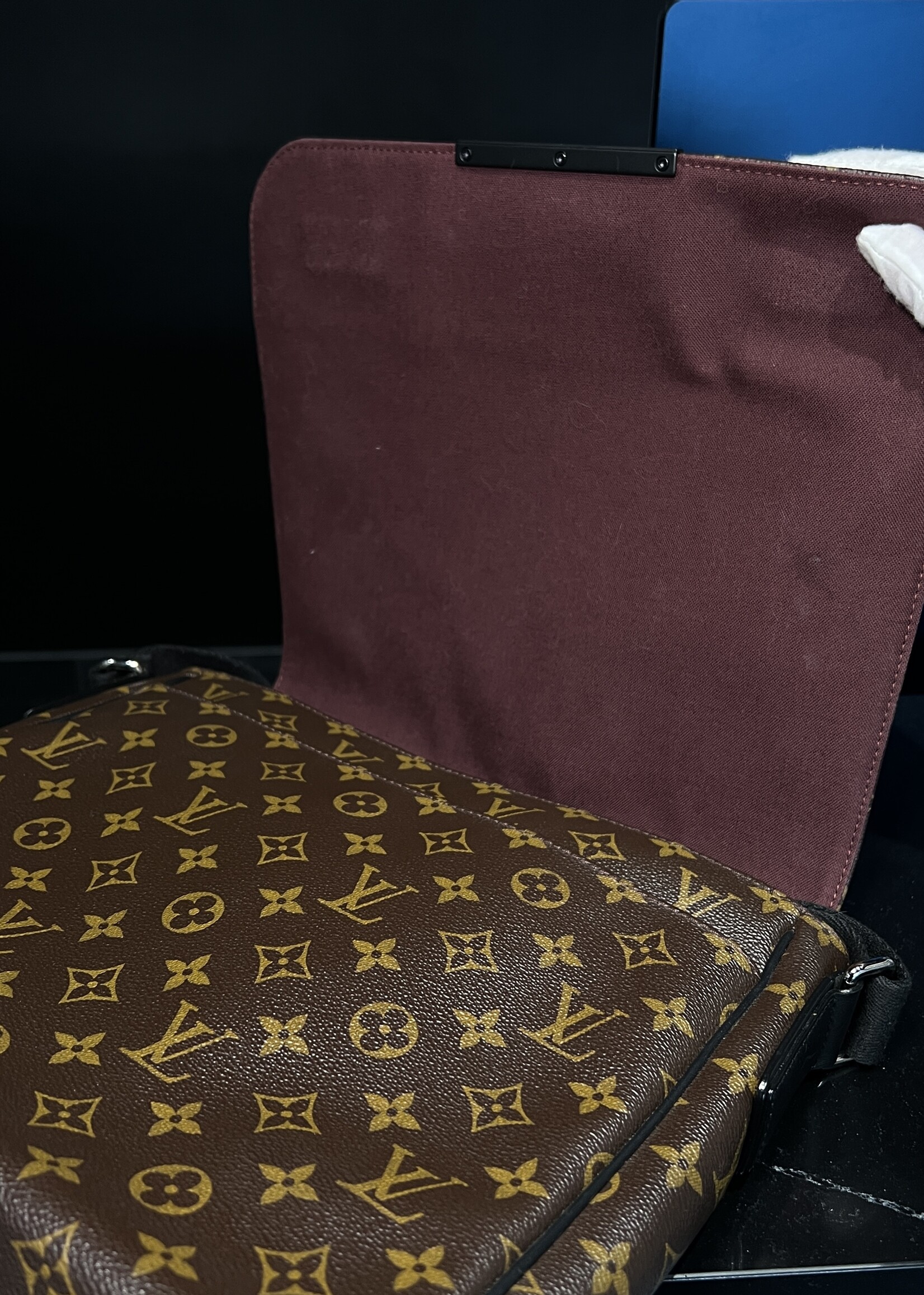 Louis Vuitton Louis Vuitton Maccassar Messenger