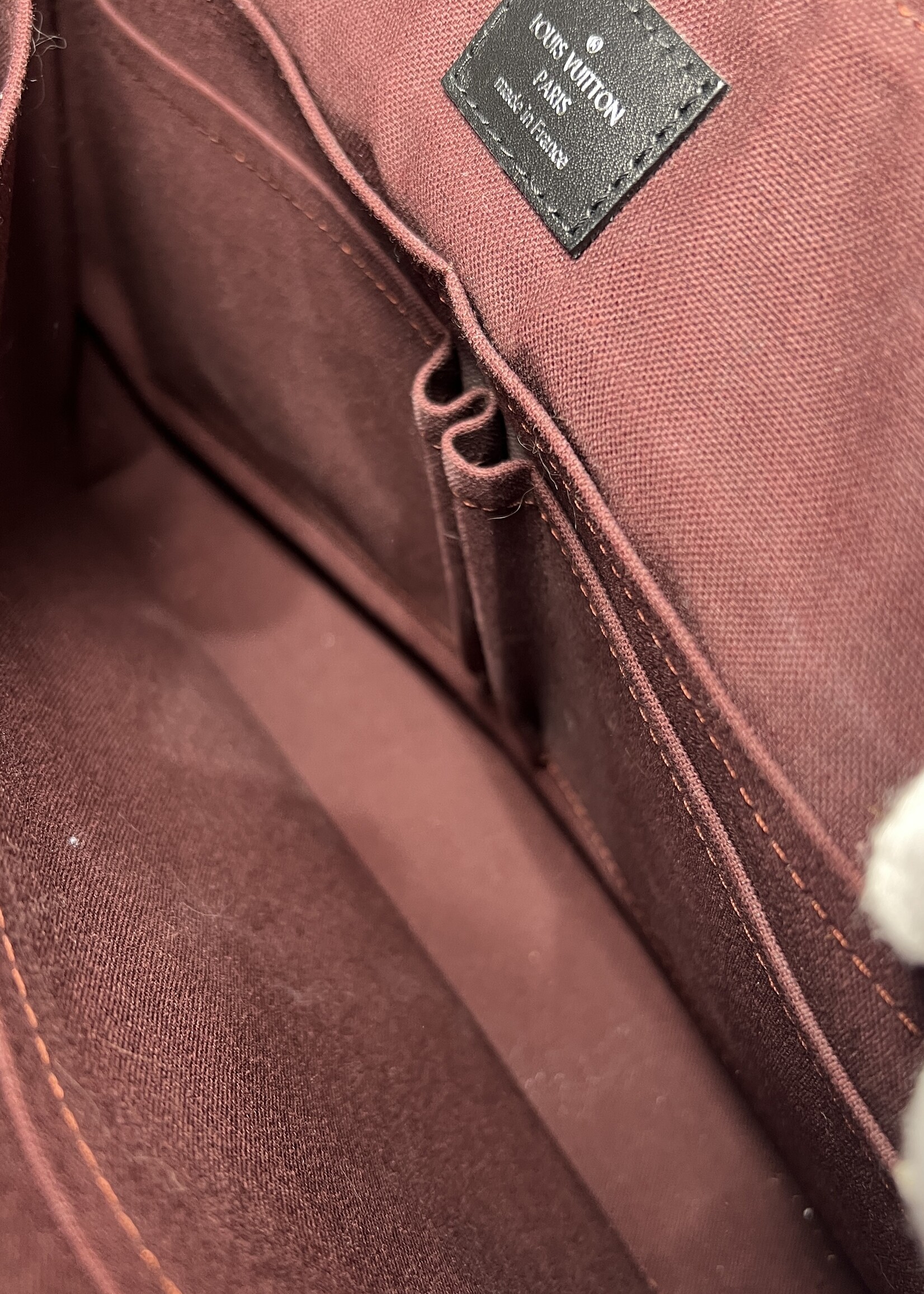 Louis Vuitton Louis Vuitton Maccassar Messenger