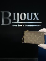 Louis Vuitton Louis Vuitton Mini Lin Coin Wallet