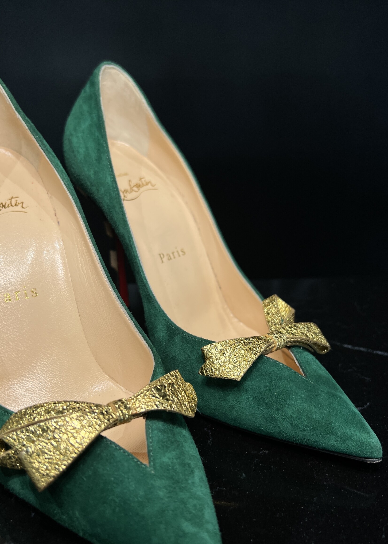 Christian Louboutin Christian Louboutin Suede Pumps 35.5