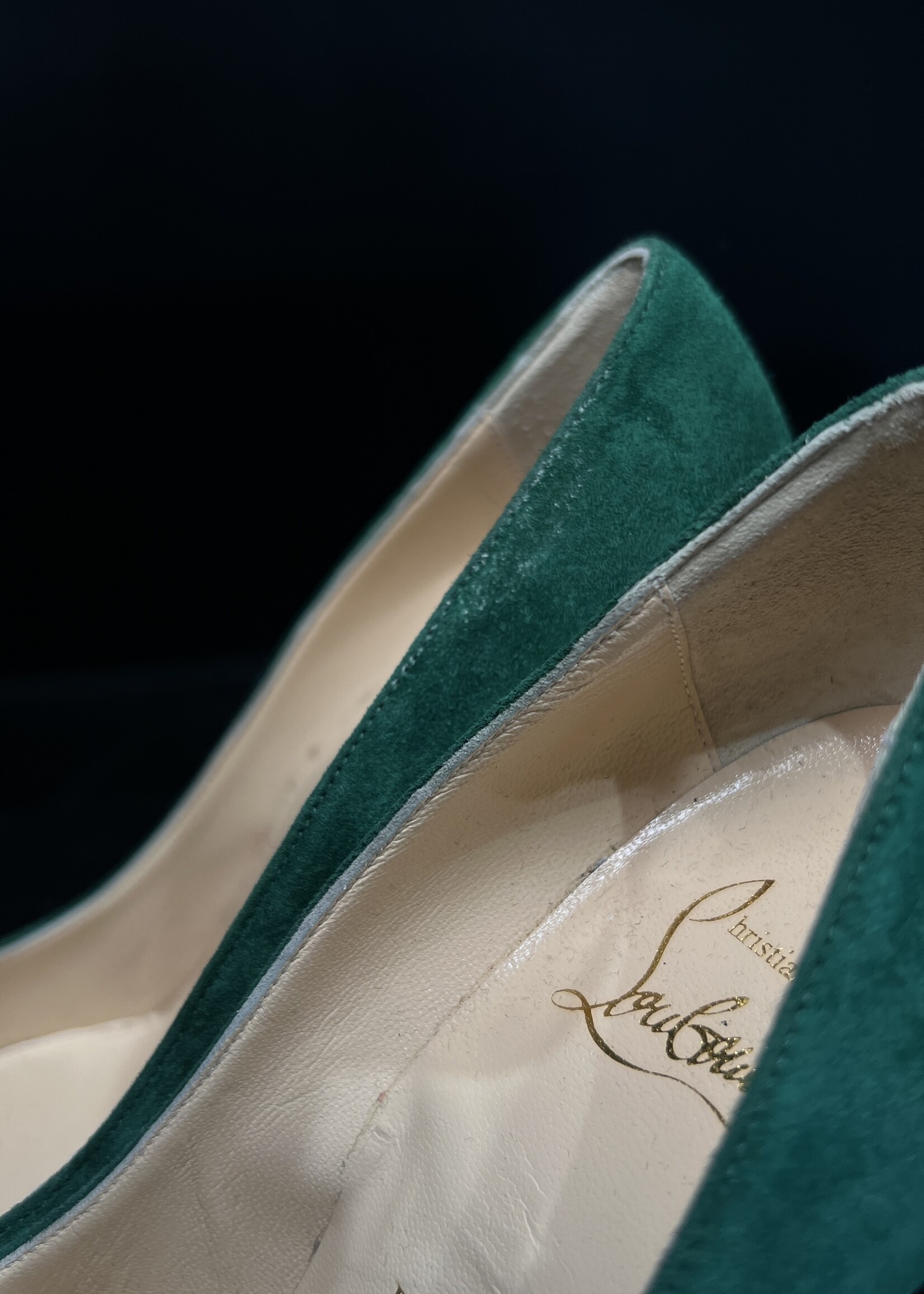 Christian Louboutin Christian Louboutin Suede Pumps 35.5
