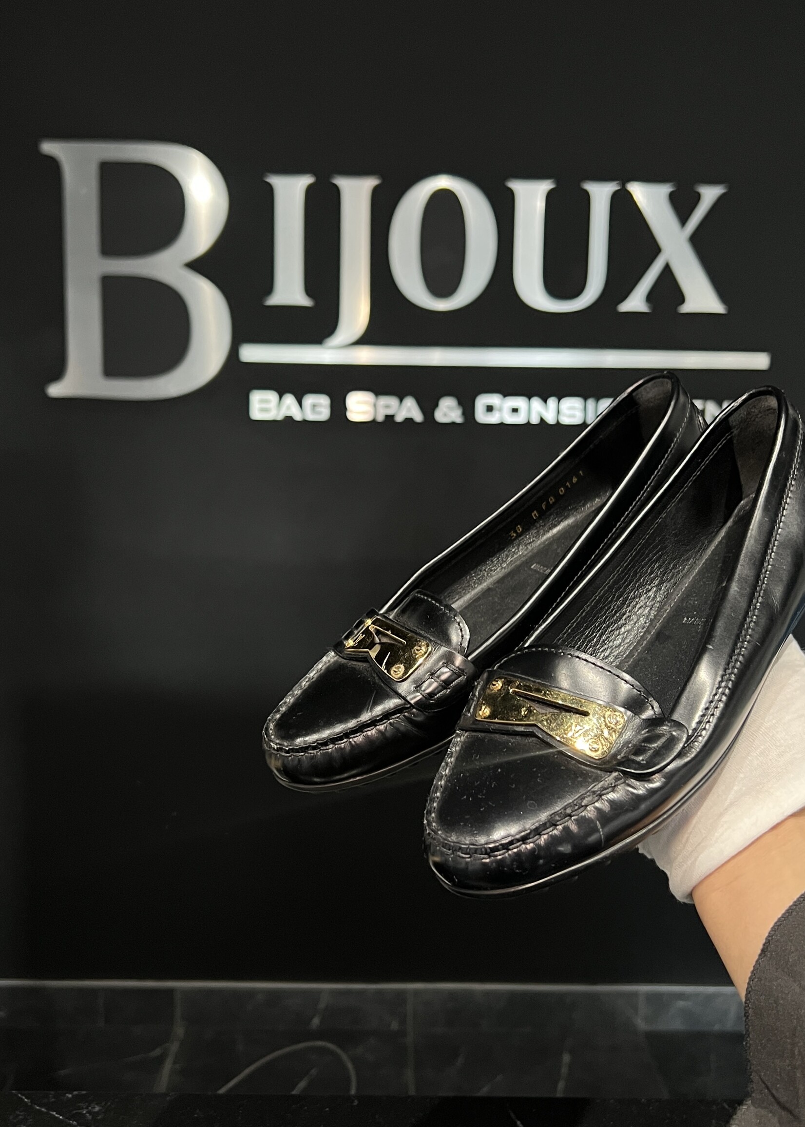 Louis Vuitton Louis Vuitton Penny Loafers - 38