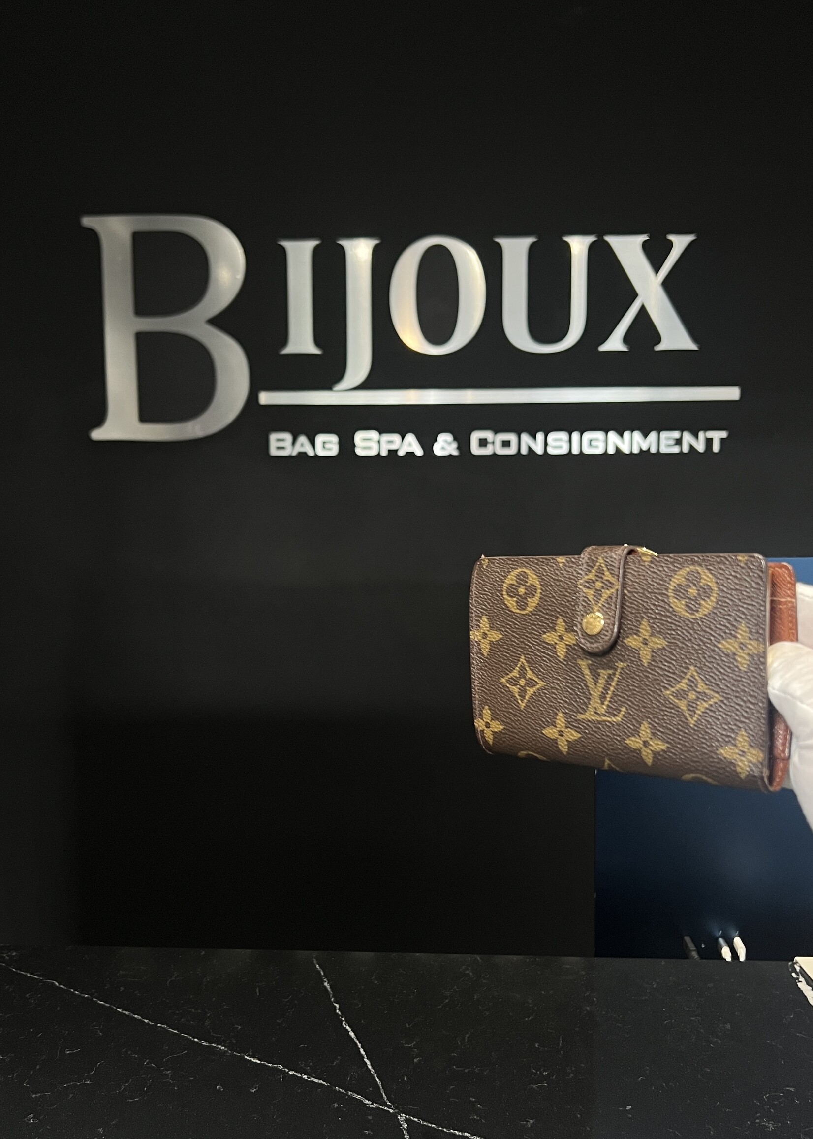 Louis Vuitton Louis Vuitton Monogram French Kisslock Purse Wallet