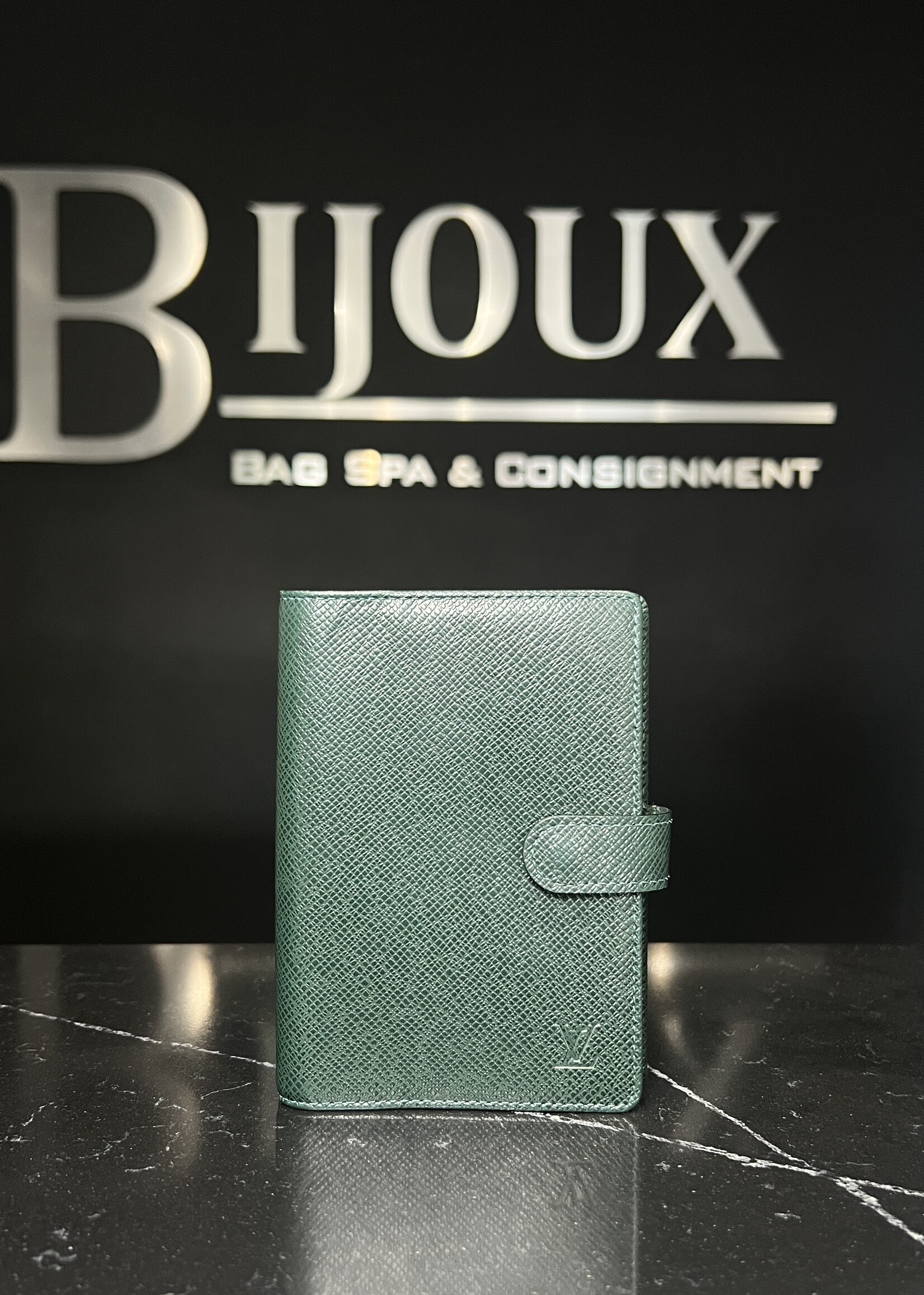 Louis Vuitton Louis Vuitton Green Ring Agenda PM
