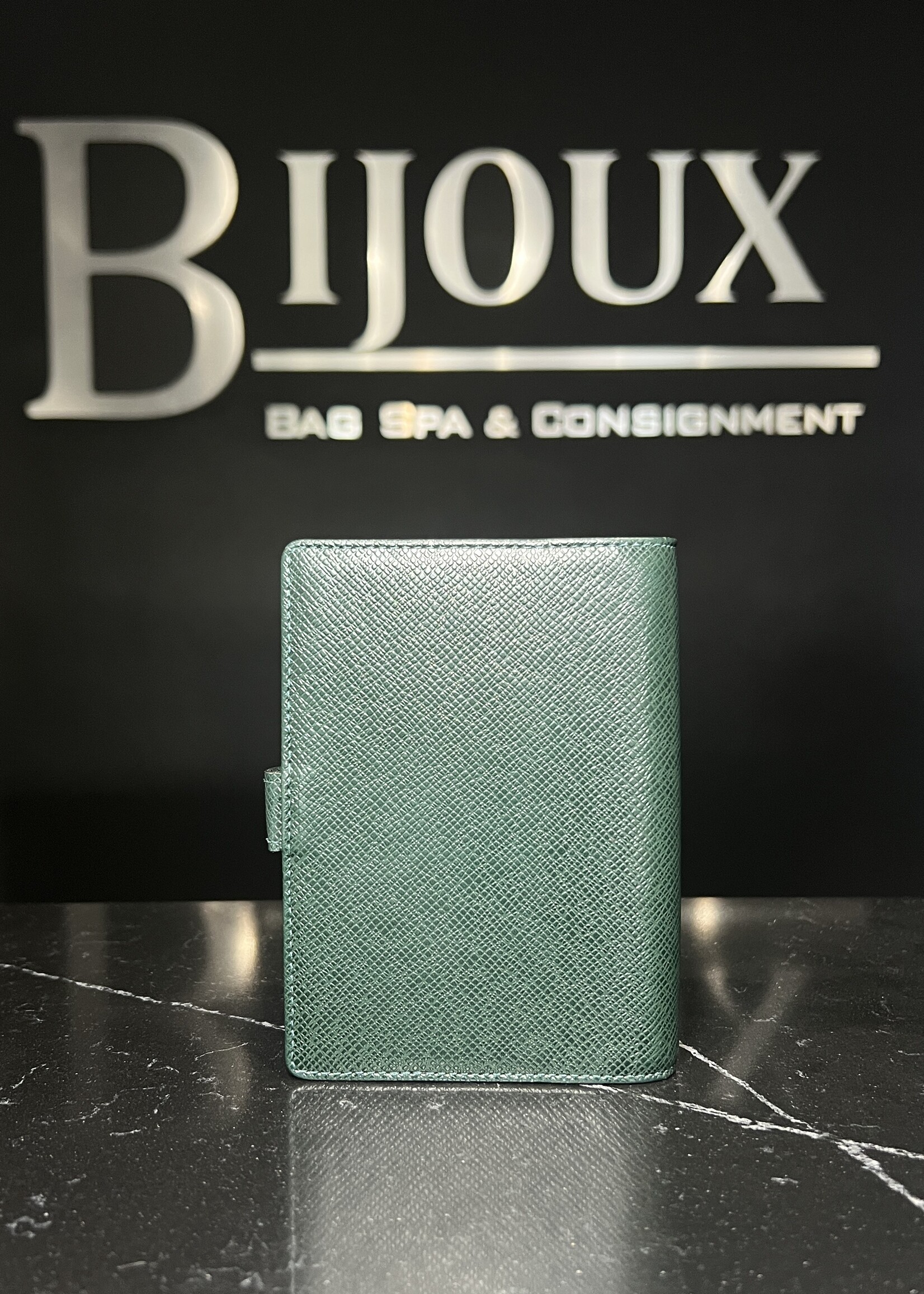 Louis Vuitton Louis Vuitton Green Ring Agenda PM