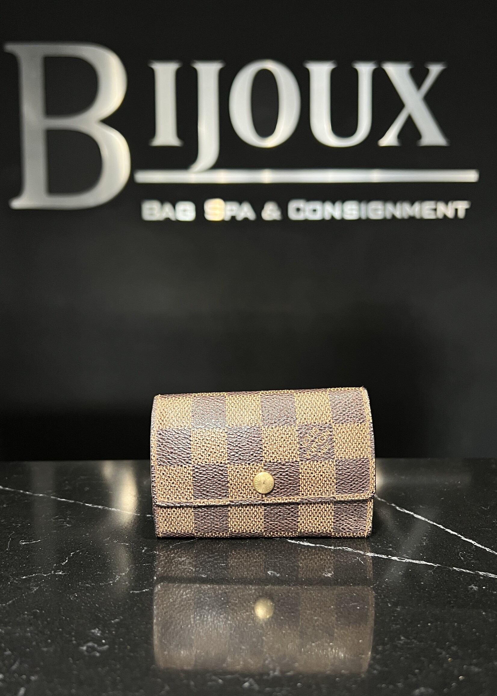 Louis Vuitton SOLD- Louis Vuitton Damier Ebene 6 Key Holder