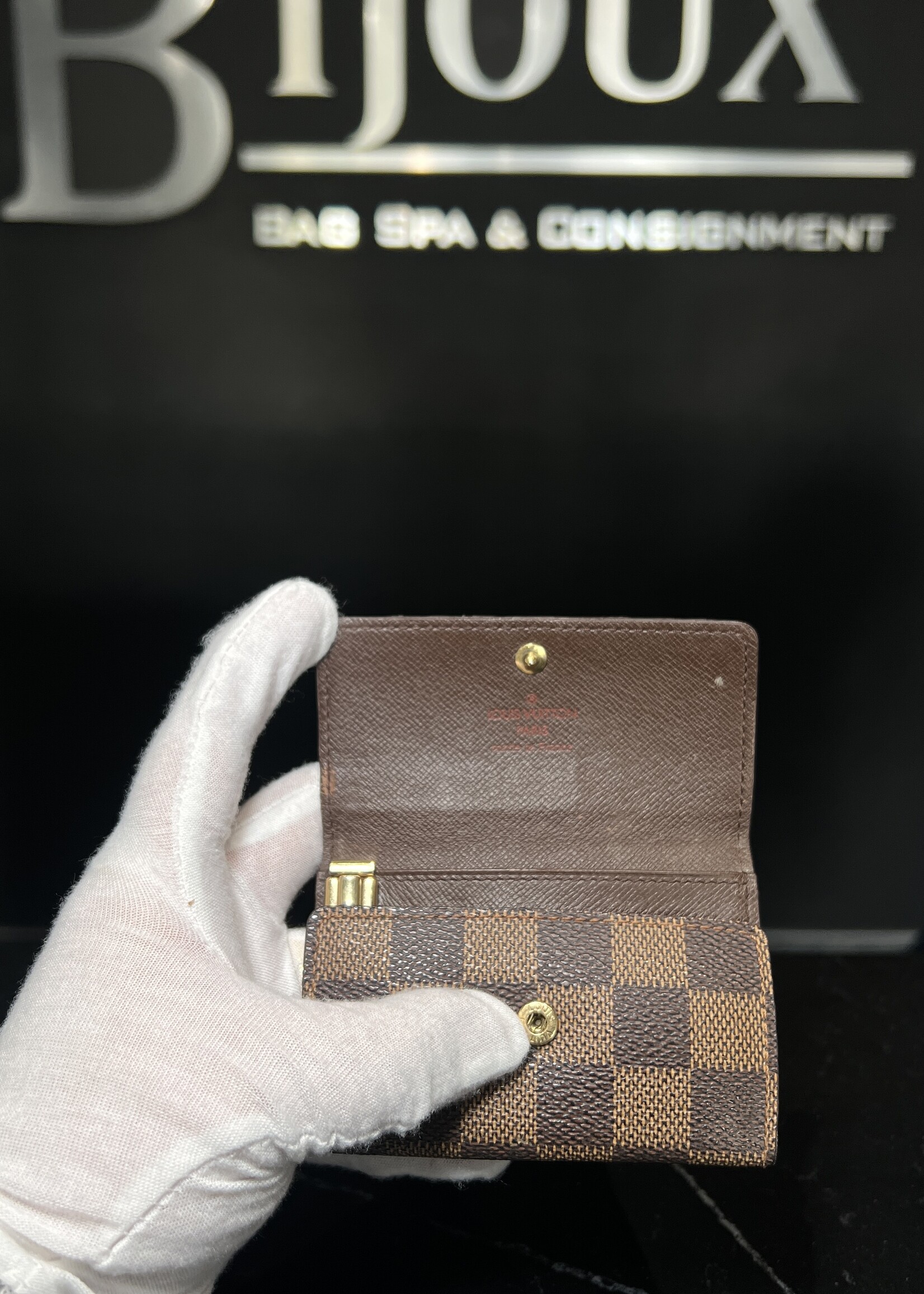 Louis Vuitton SOLD- Louis Vuitton Damier Ebene 6 Key Holder