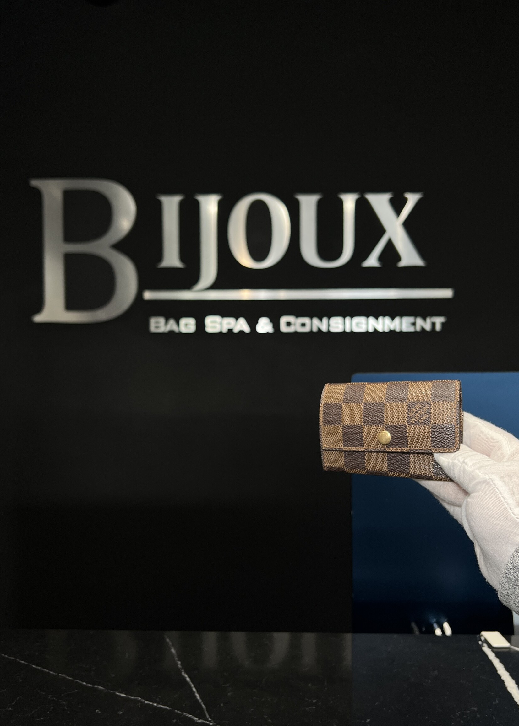 Louis Vuitton SOLD- Louis Vuitton Damier Ebene 6 Key Holder